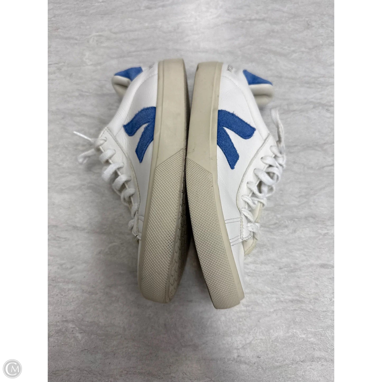 Shoes Sneakers By Veja In Blue & White, Size: 8