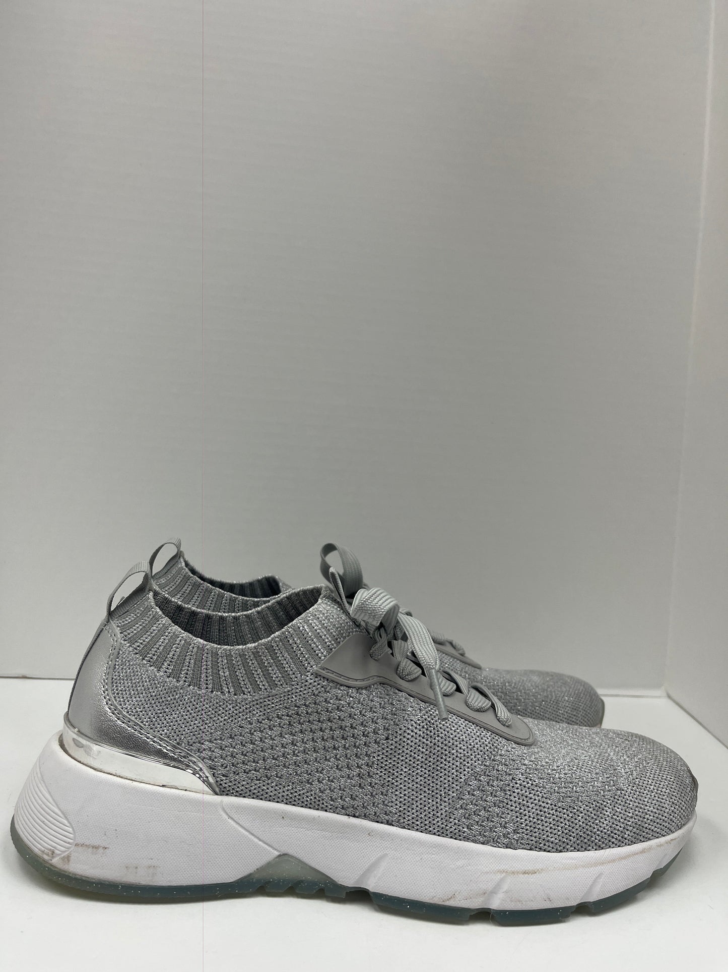 Shoes Athletic By Nurture Size: 12