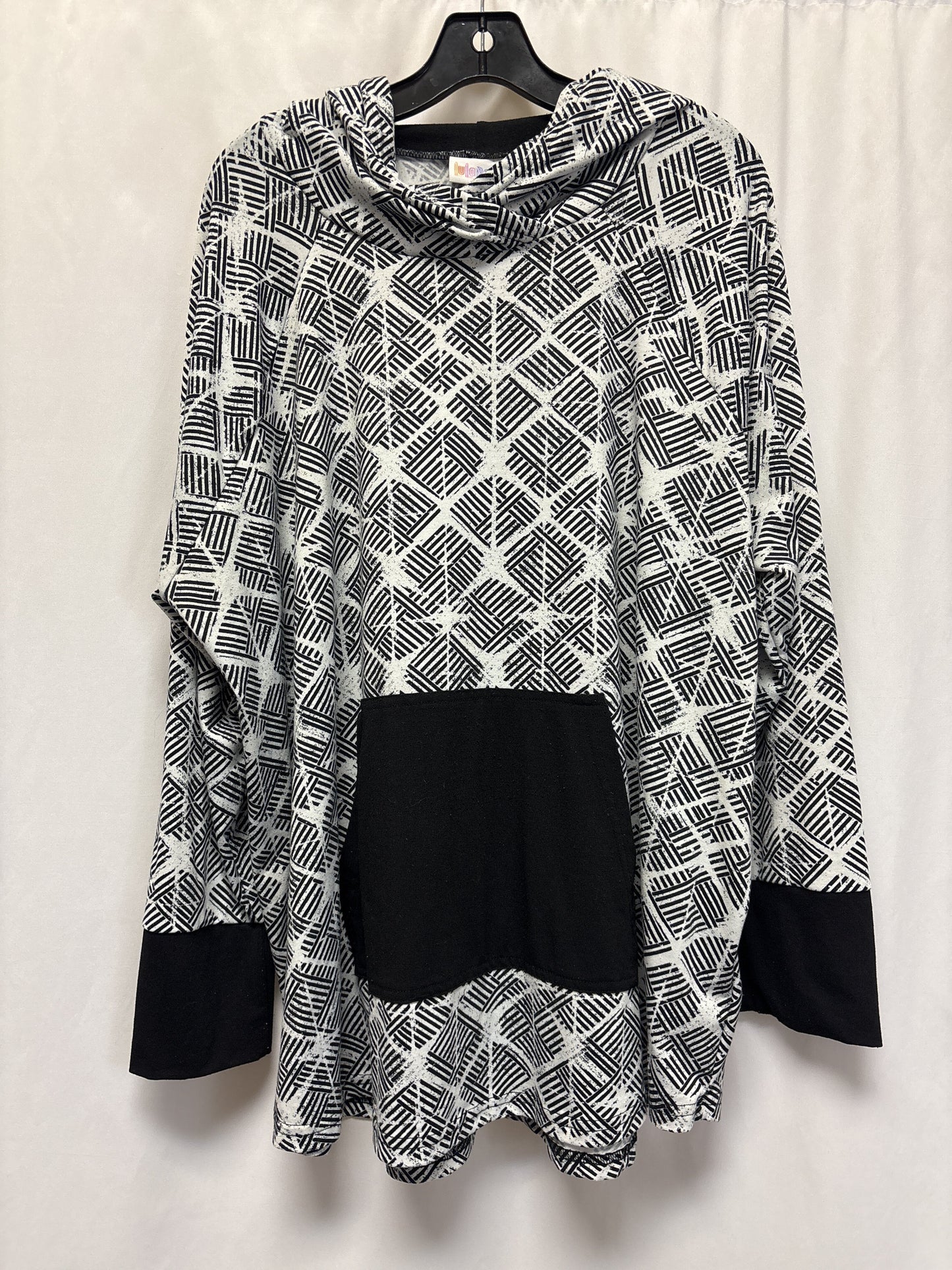 Top Long Sleeve By Lularoe Size: 3x