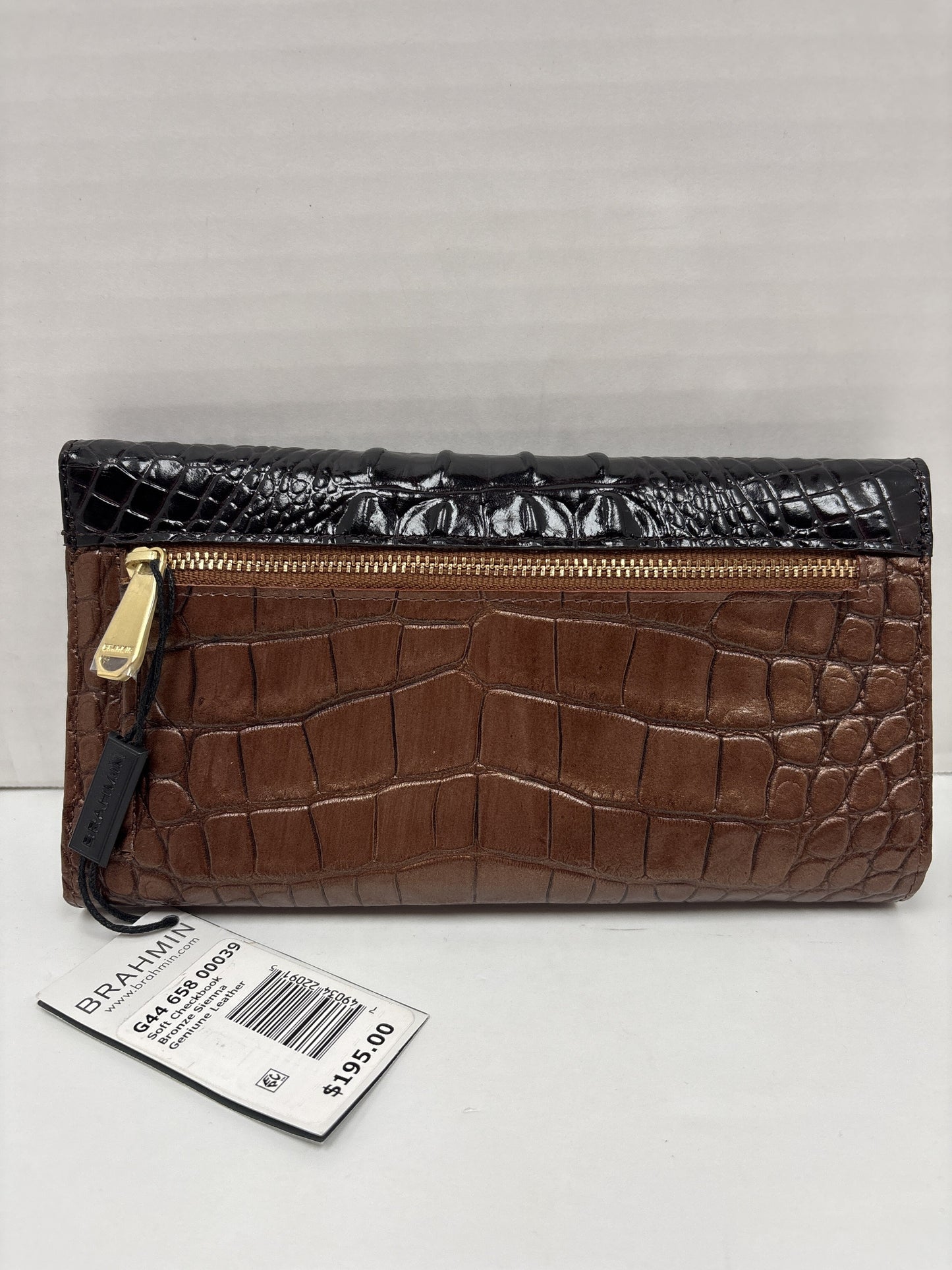 Wallet Designer By Brahmin Size: Large