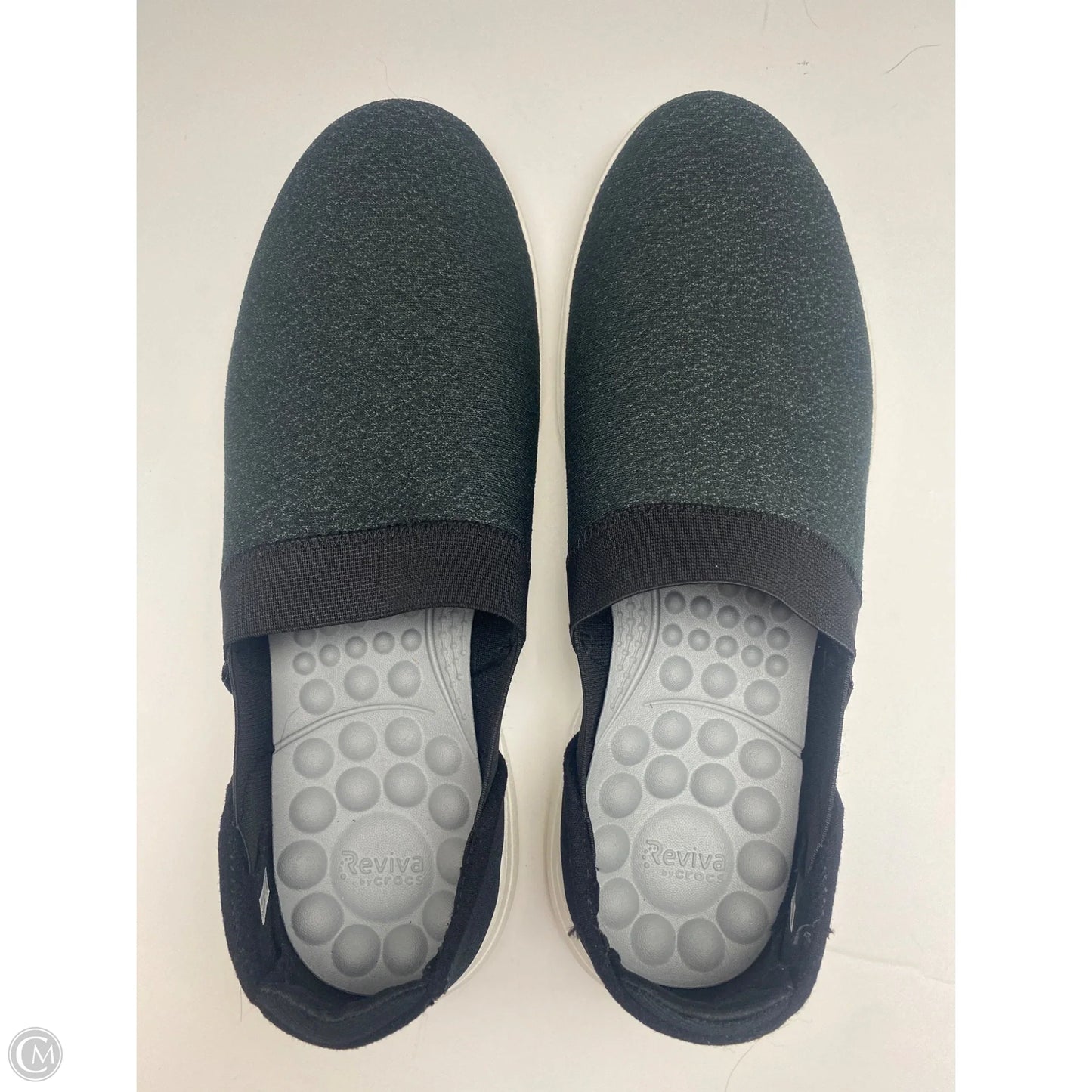 Shoes Flats By Crocs In Black, Size: 9