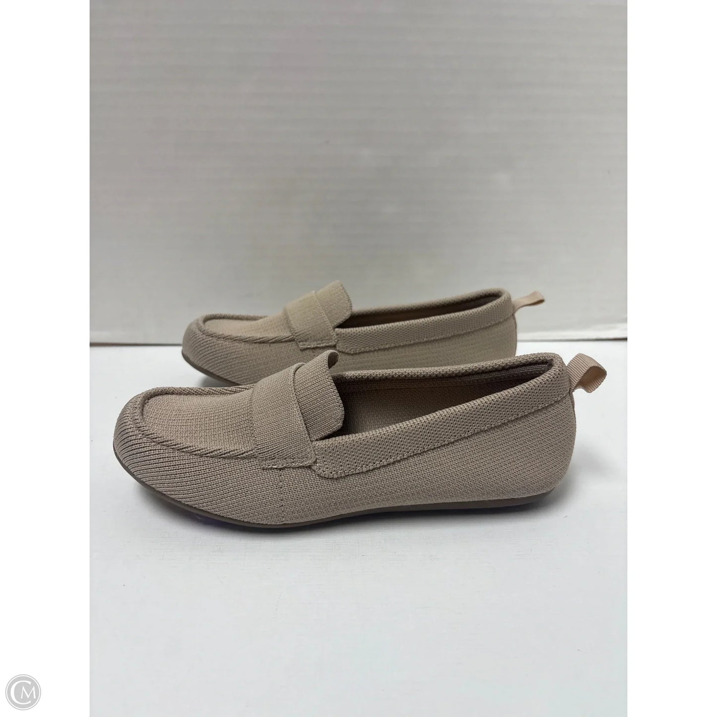 Shoes Flats By Clothes Mentor In Beige, Size: 5