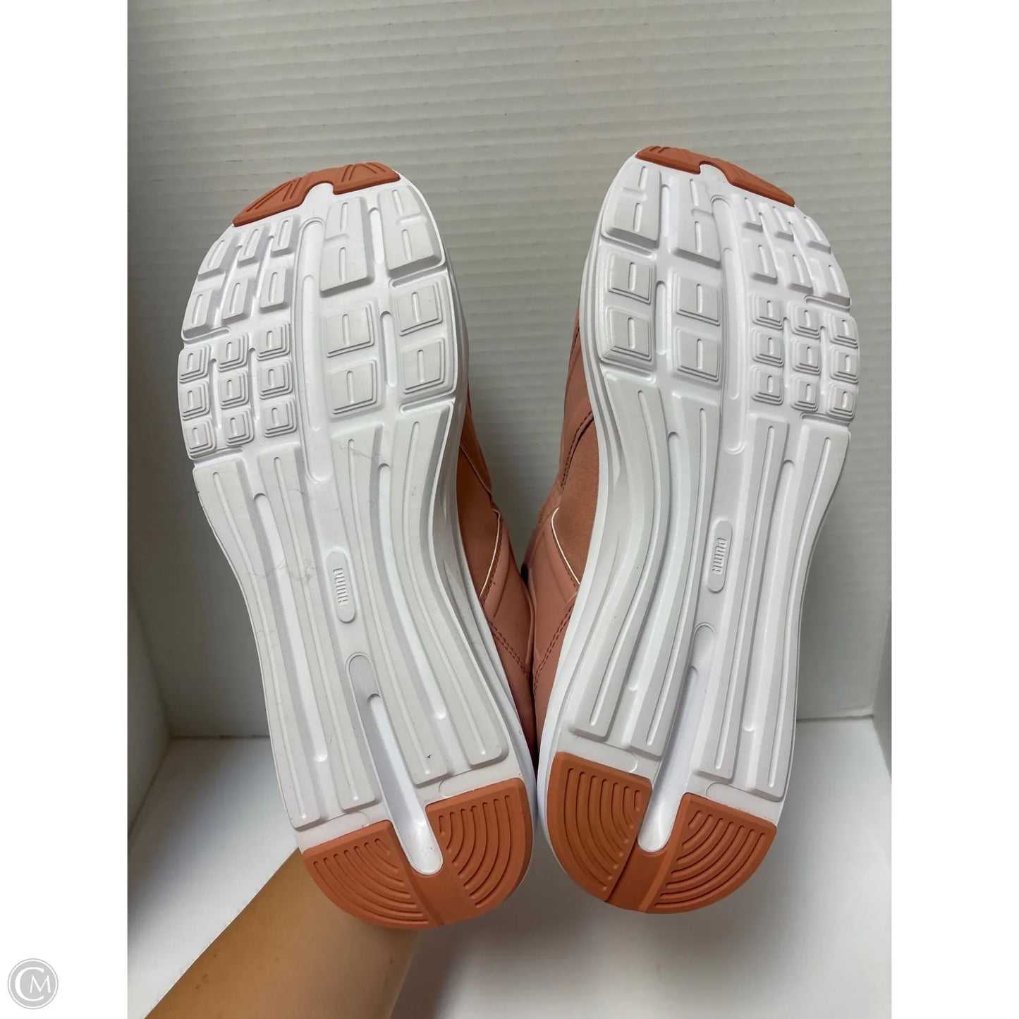 Shoes Athletic By Puma In Mauve, Size: 10