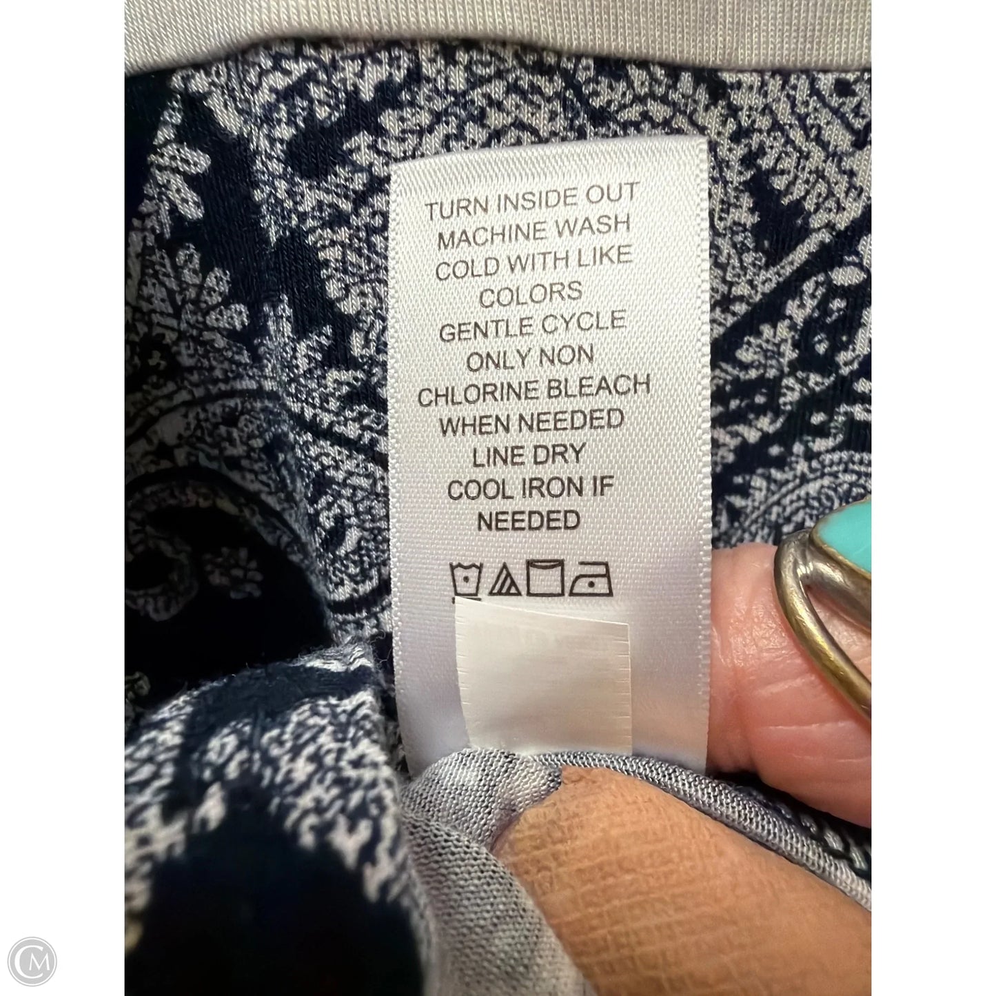 Top Short Sleeve By Maurices In Grey, Size: S