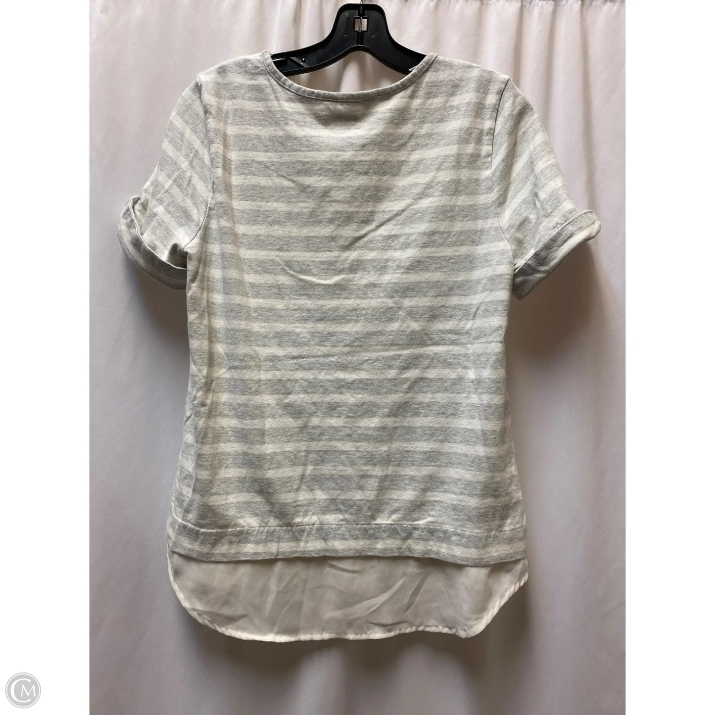 Top Short Sleeve By Banana Republic In Grey, Size: Sp