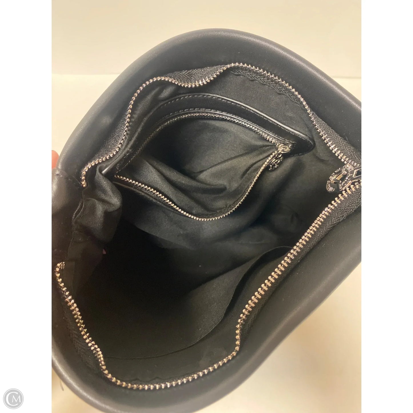 Crossbody By Clothes Mentor, Size: Medium