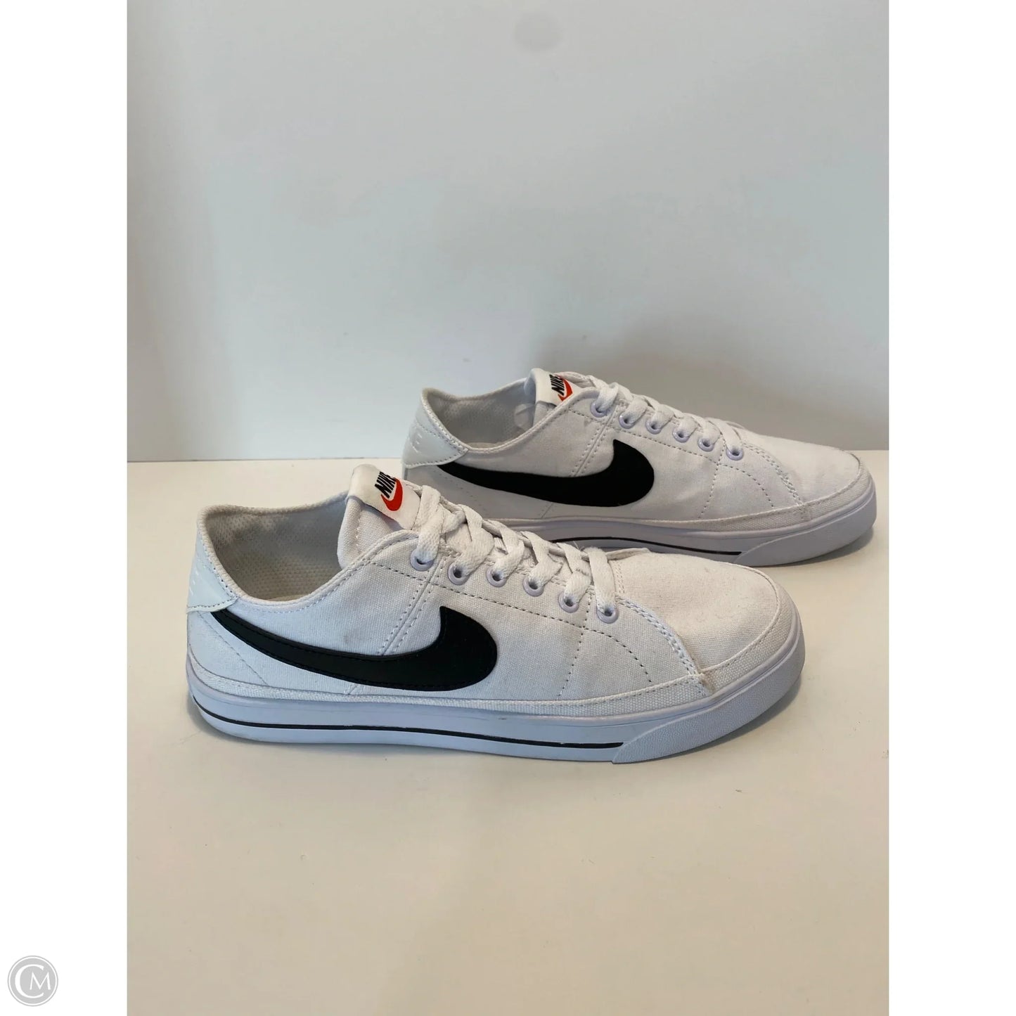 Shoes Flats By Nike In White, Size: 8