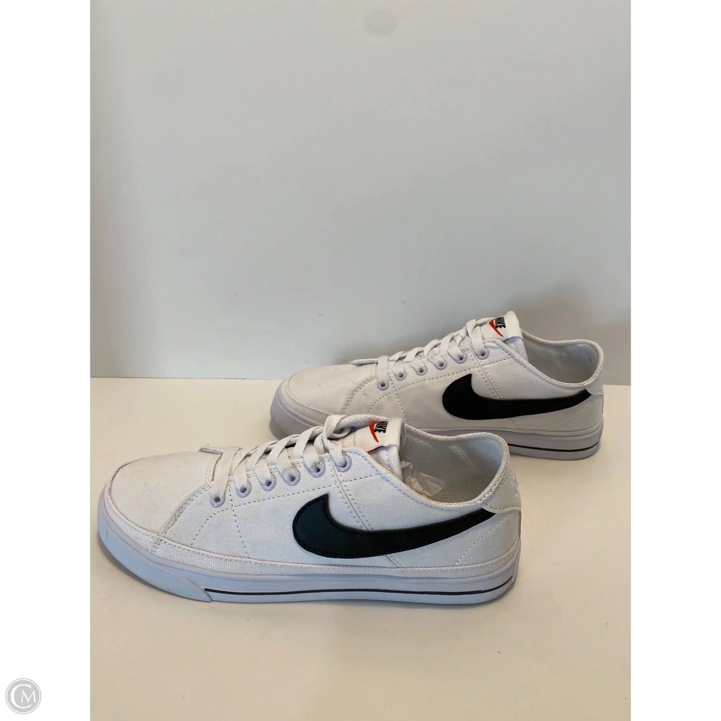 Shoes Flats By Nike In White, Size: 8