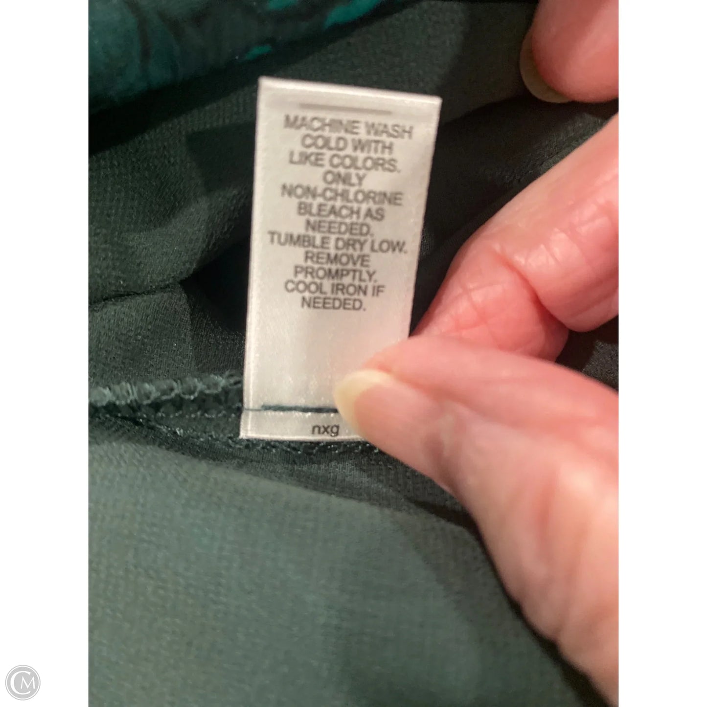 Top Long Sleeve By Cato In Green, Size: L