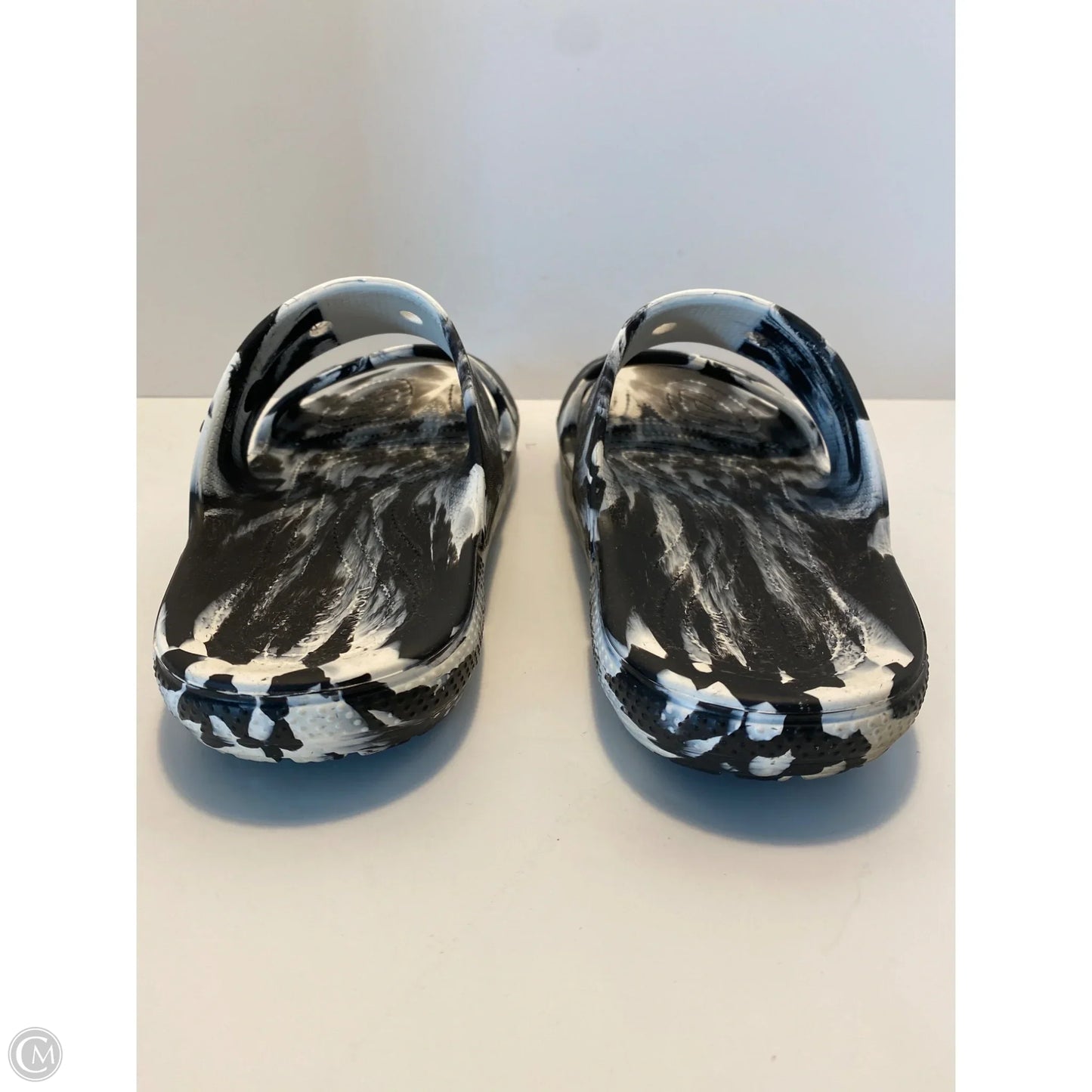 Sandals Flats By Crocs In Black & White, Size: 11