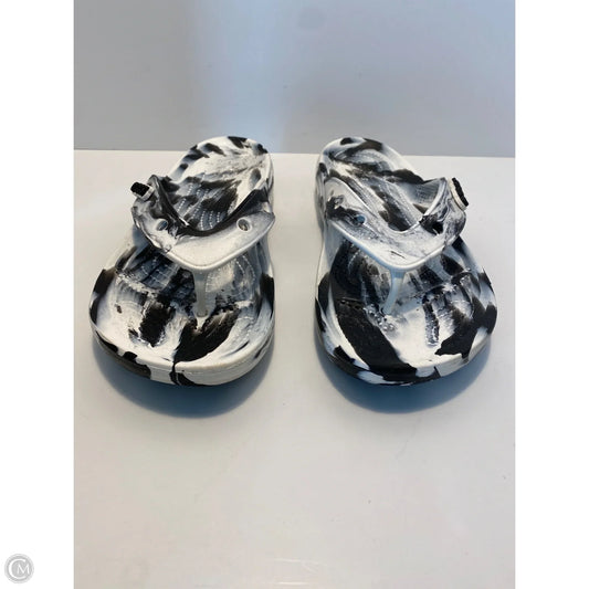 Sandals Flip Flops By Crocs In Black & White, Size: 11