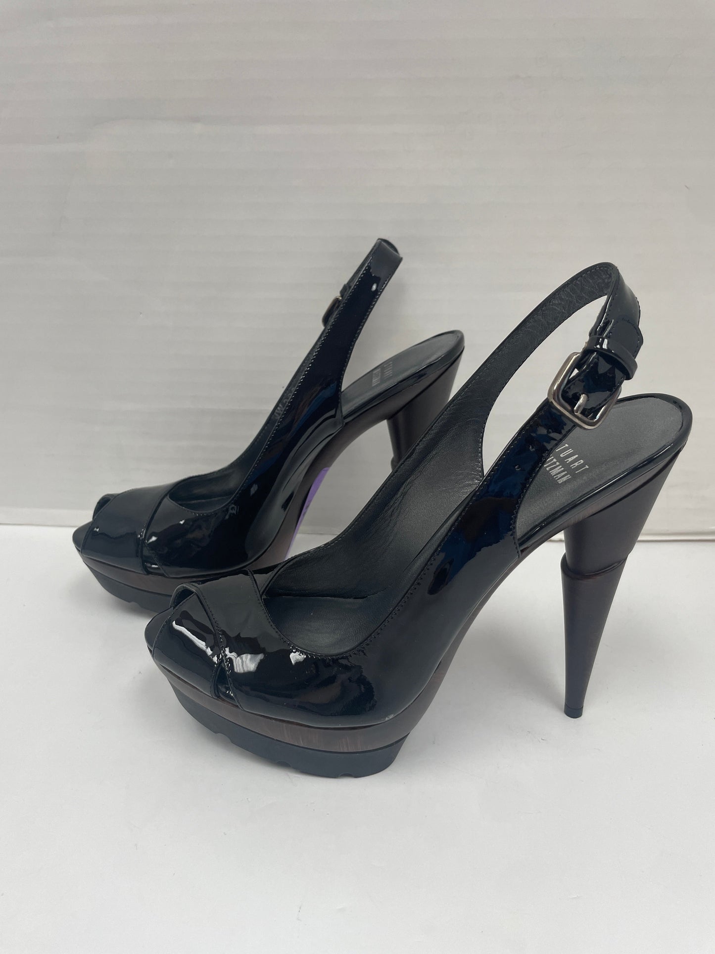 Shoes Designer By Stuart Weitzman Size: 6