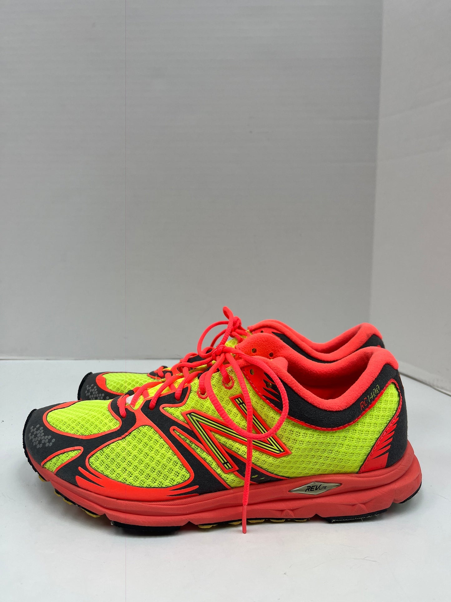 Shoes Athletic By New Balance Size: 8.5