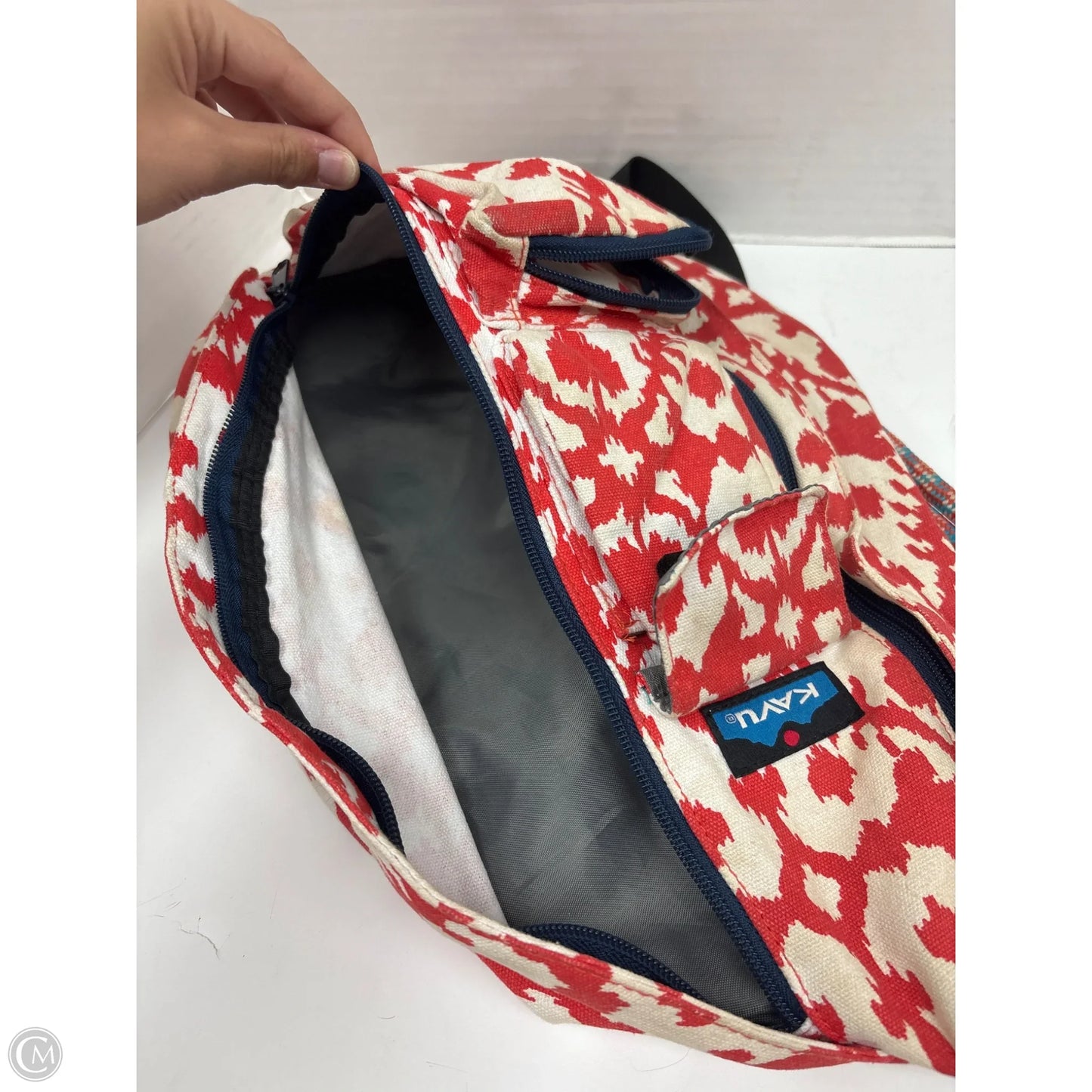 Crossbody By Kavu, Size: Large