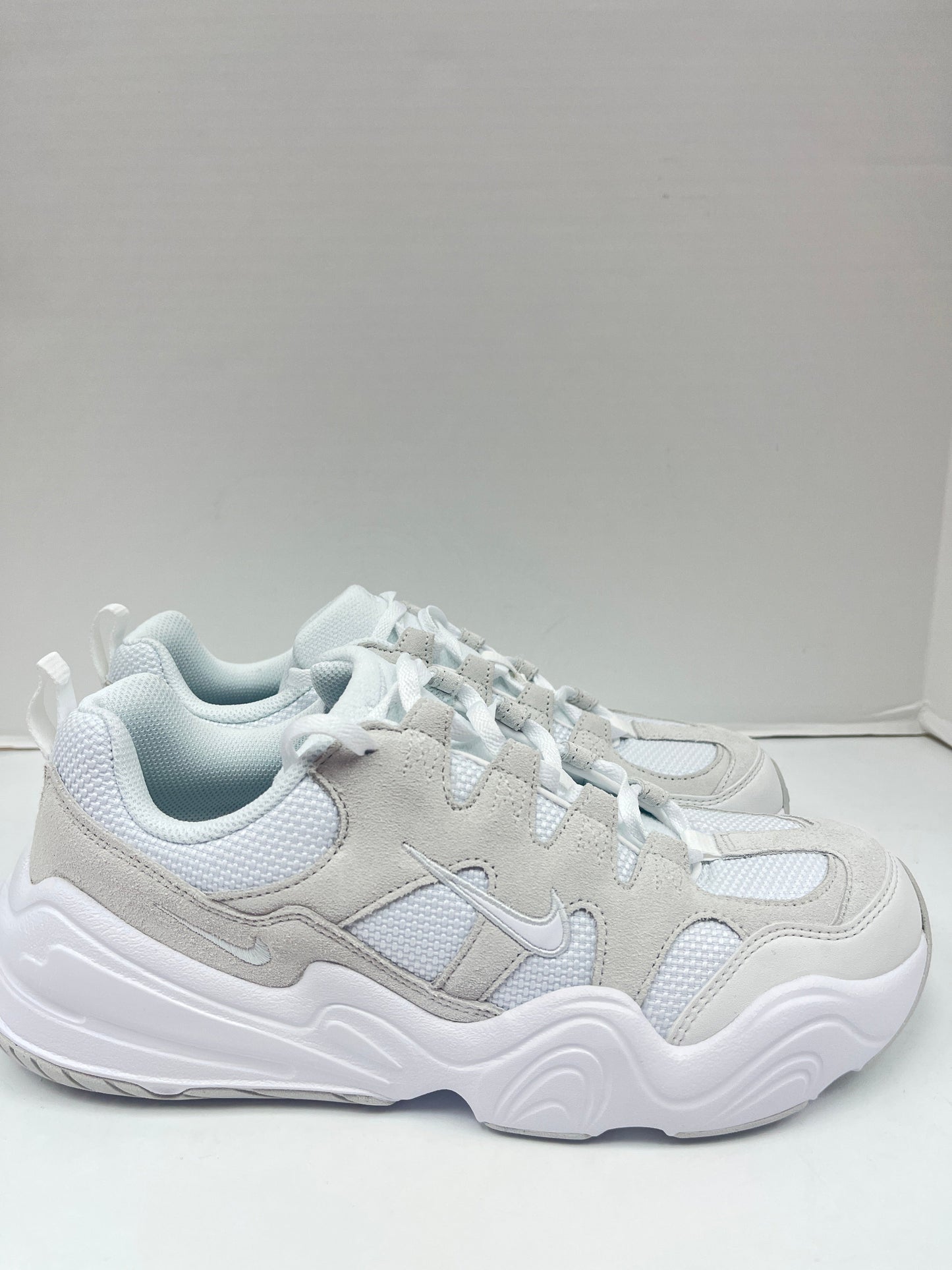 Shoes Athletic By Nike Size: 9.5