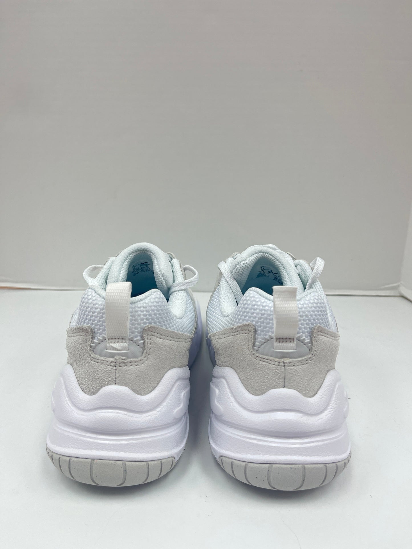Shoes Athletic By Nike Size: 9.5