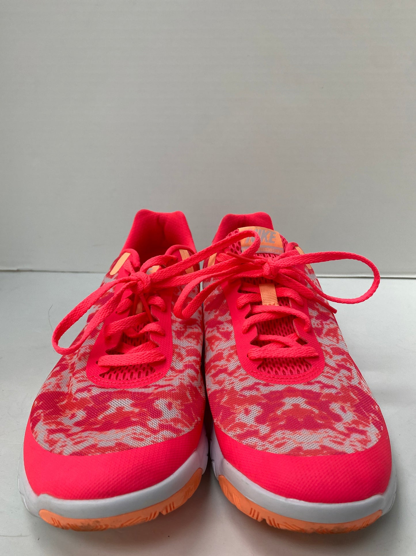 Shoes Athletic By Nike Size: 9.5