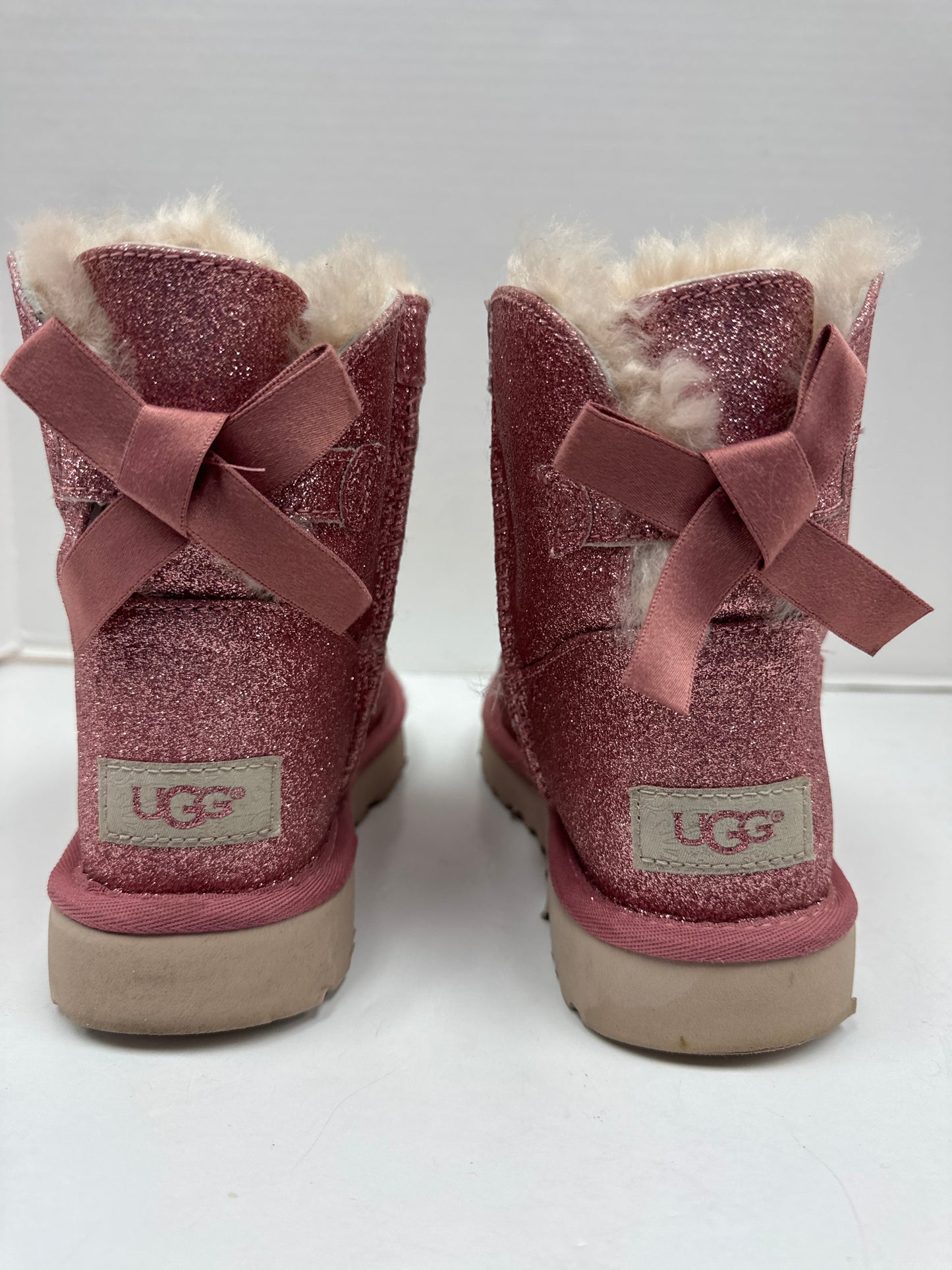 Boots Ankle Flats By Ugg Size: 6