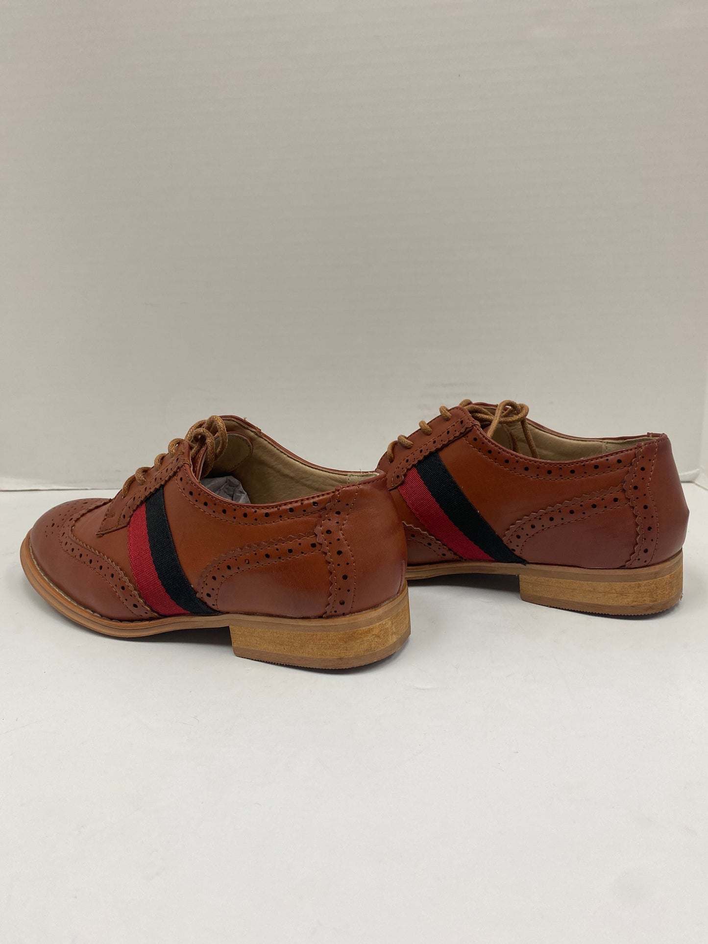 Shoes Flats Oxfords & Loafers By Steve Madden Size: 6