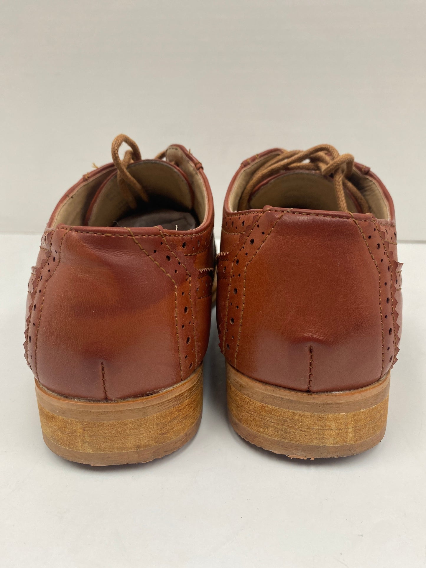 Shoes Flats Oxfords & Loafers By Steve Madden Size: 6