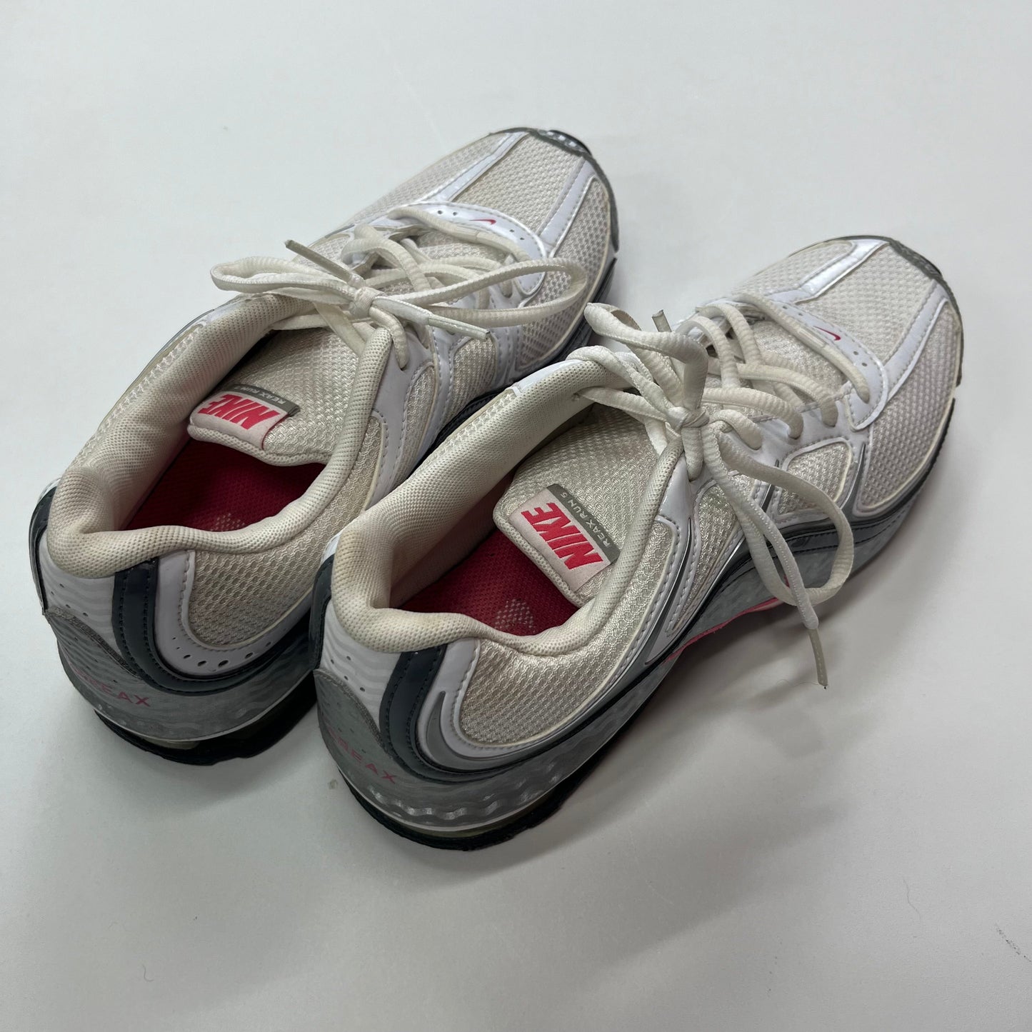 Shoes Athletic By Nike Size: 8.5