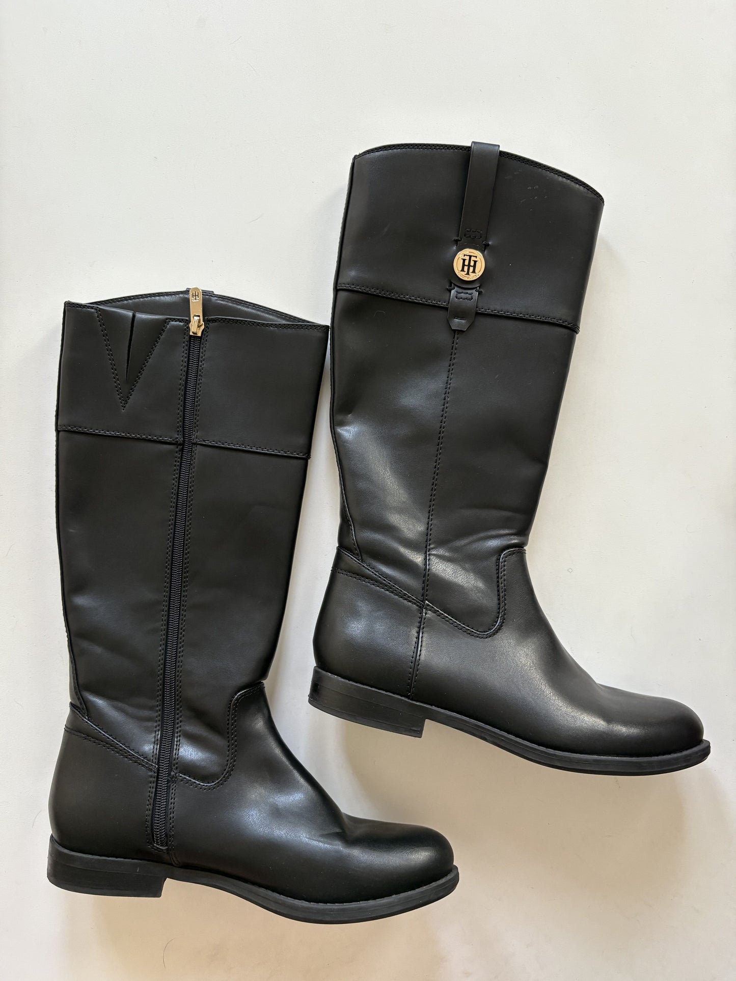 Boots Knee Flats By Tommy Hilfiger Size: 9.5