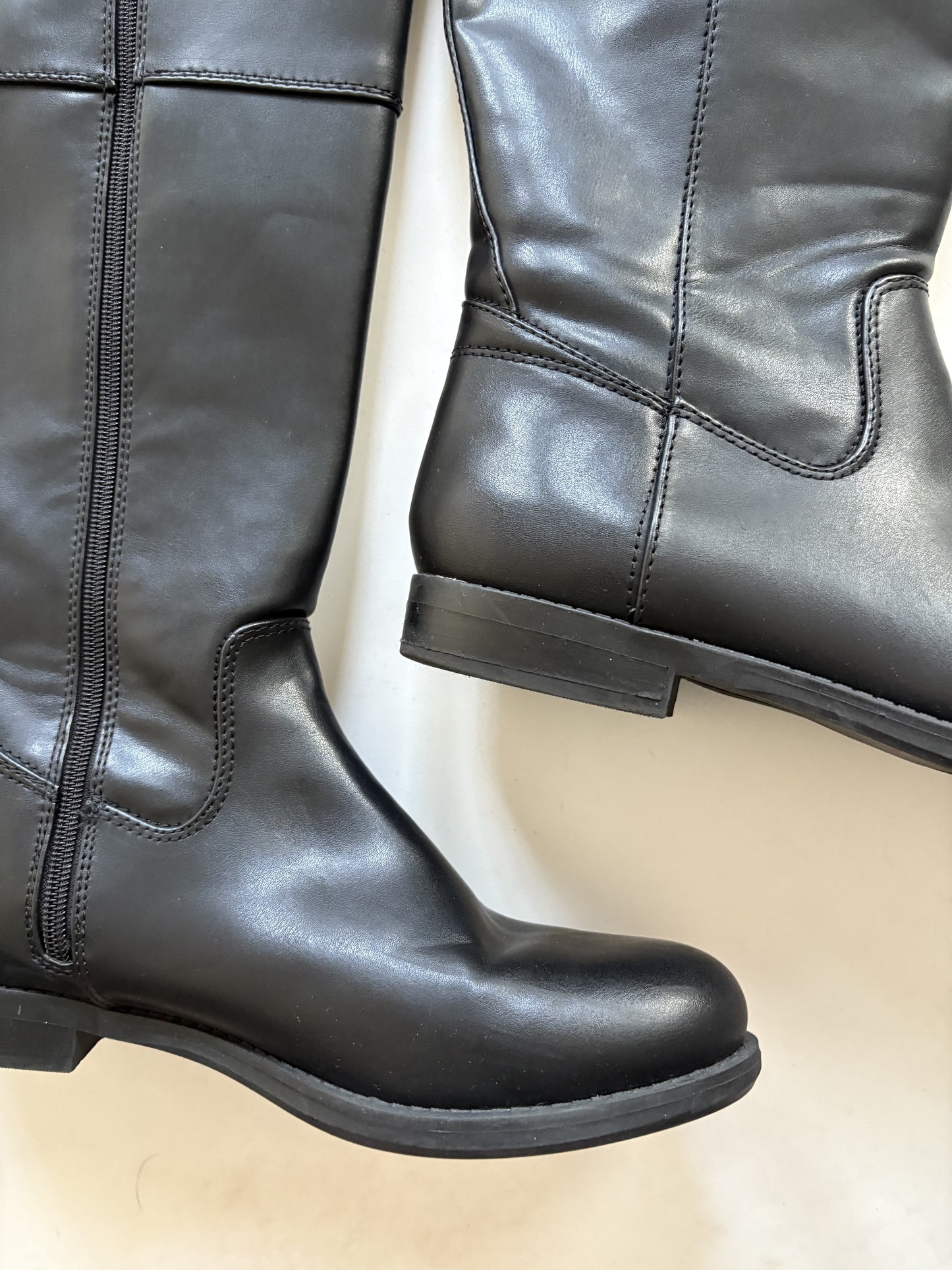 Boots Knee Flats By Tommy Hilfiger Size: 9.5