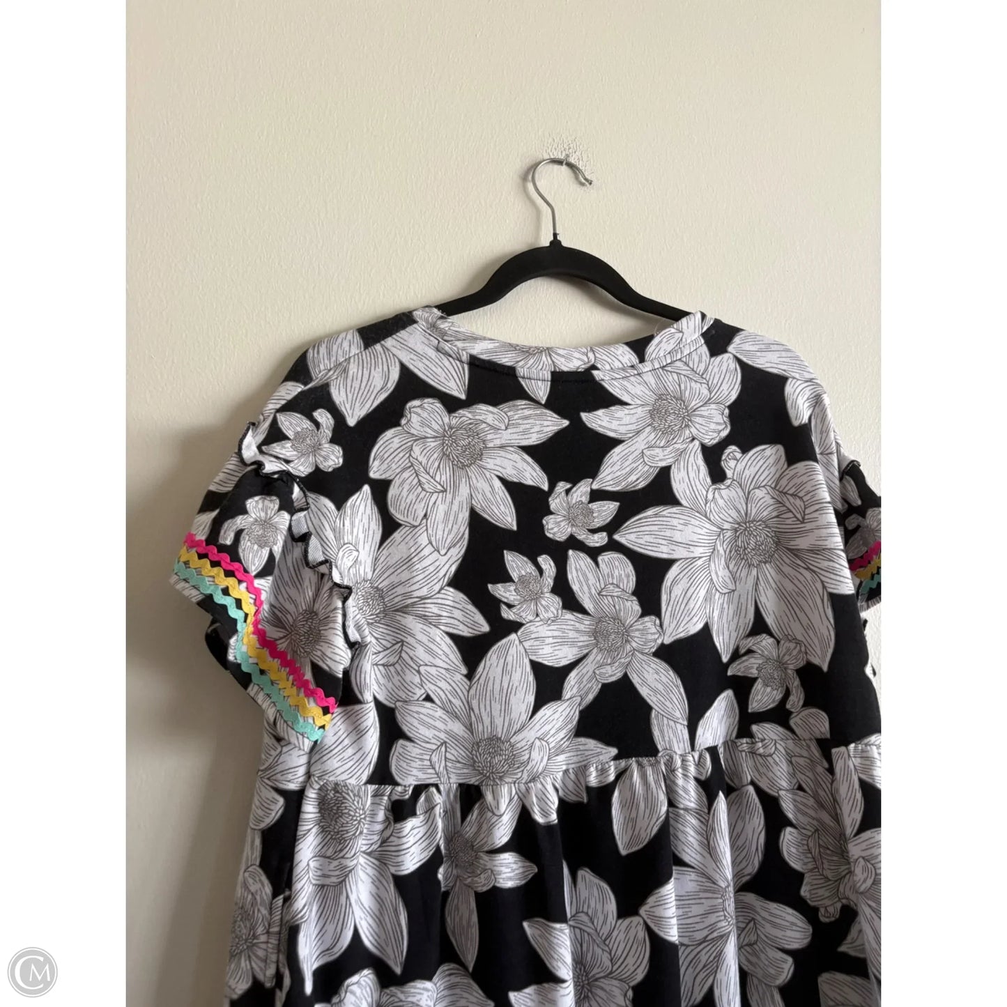 Dress Casual Short By Crown And Ivy In Black, Size: M