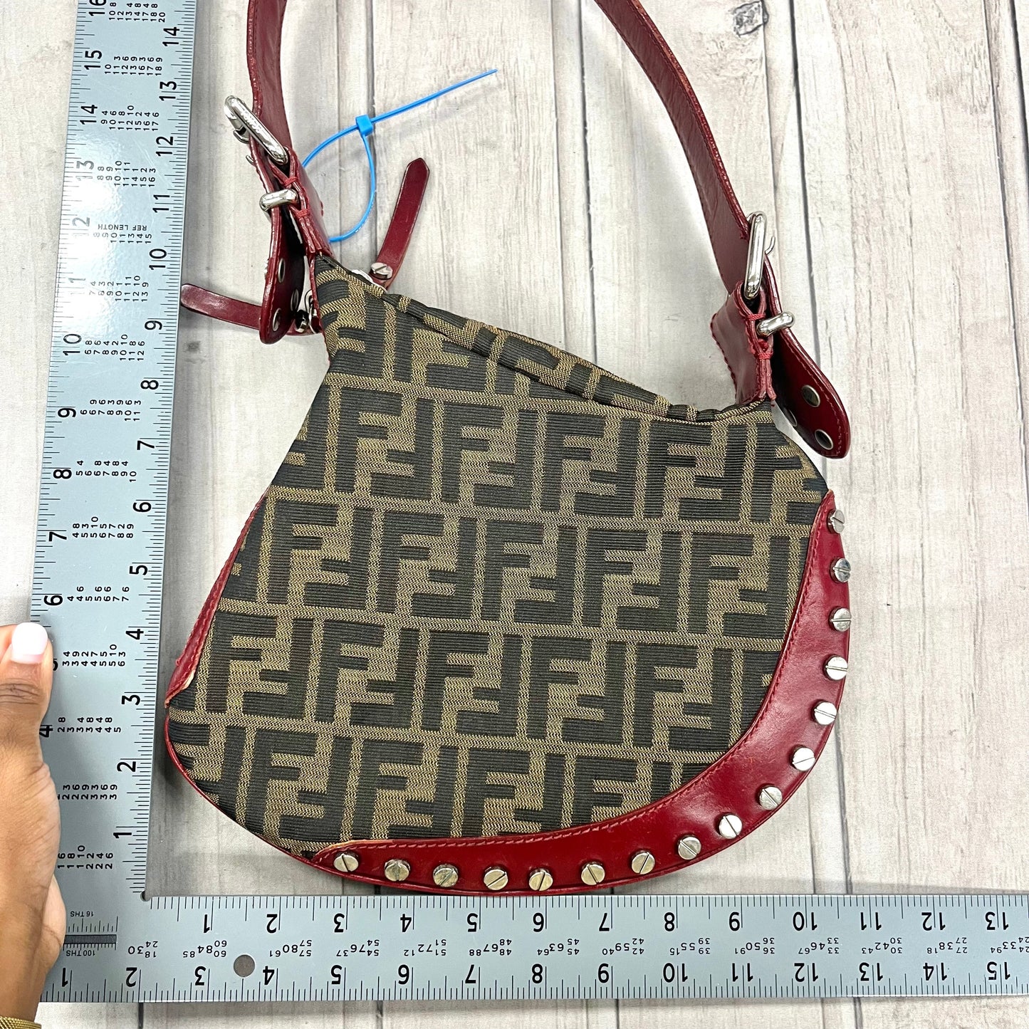 Handbag Luxury Designer By Fendi, Size: Medium