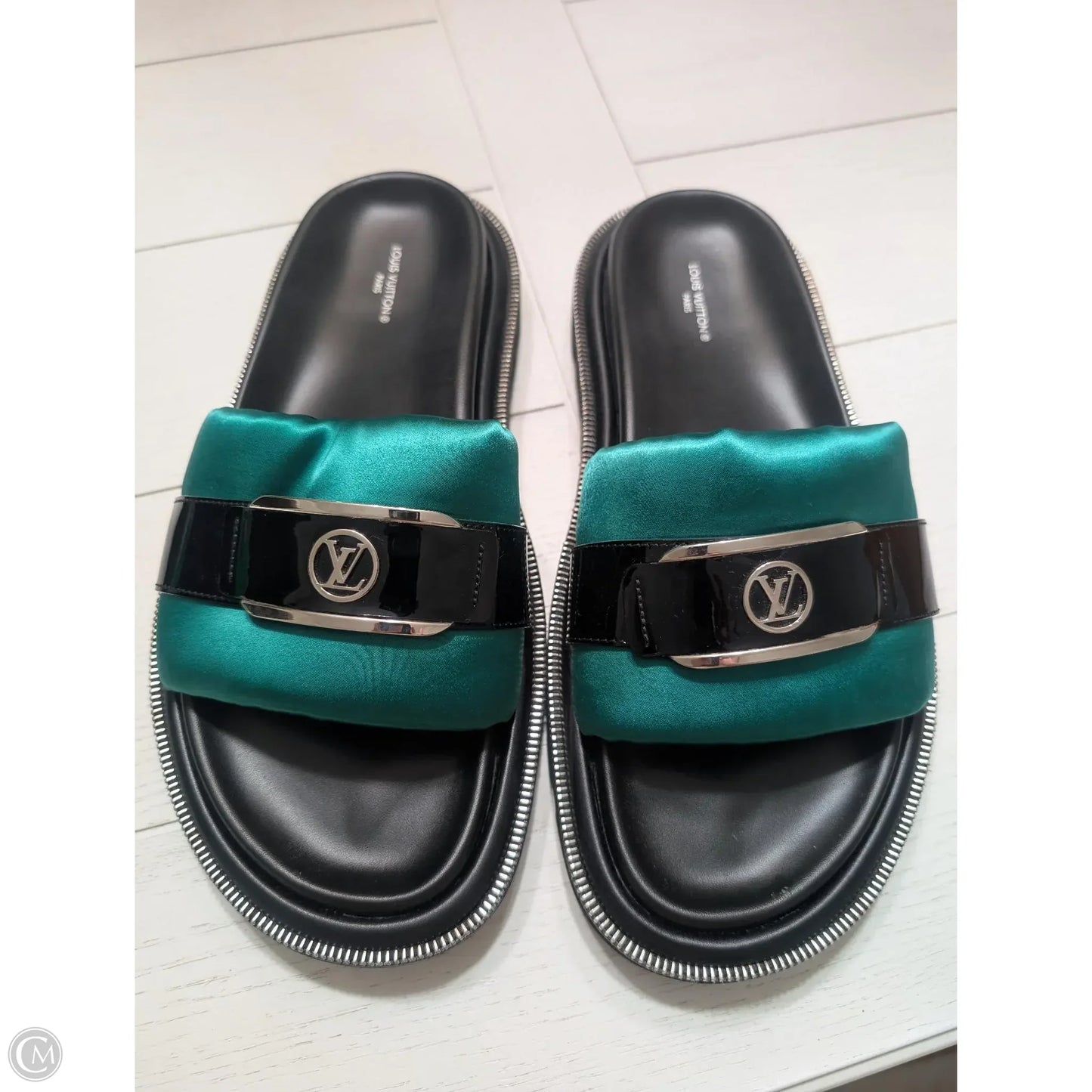 Sandals Luxury Designer By Louis Vuitton In Green, Size: 11