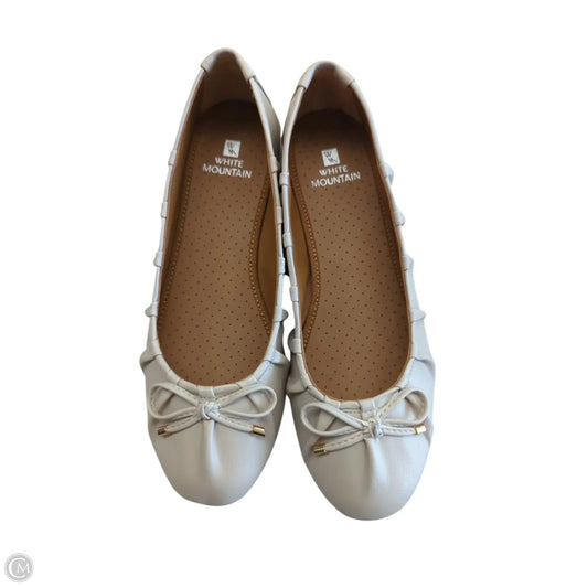 Shoes Flats By White Mountain In Beige, Size: 8