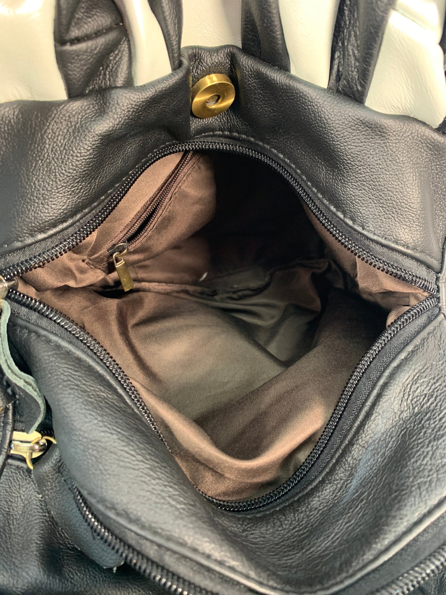 Crossbody Leather By Clothes Mentor, Size: Medium