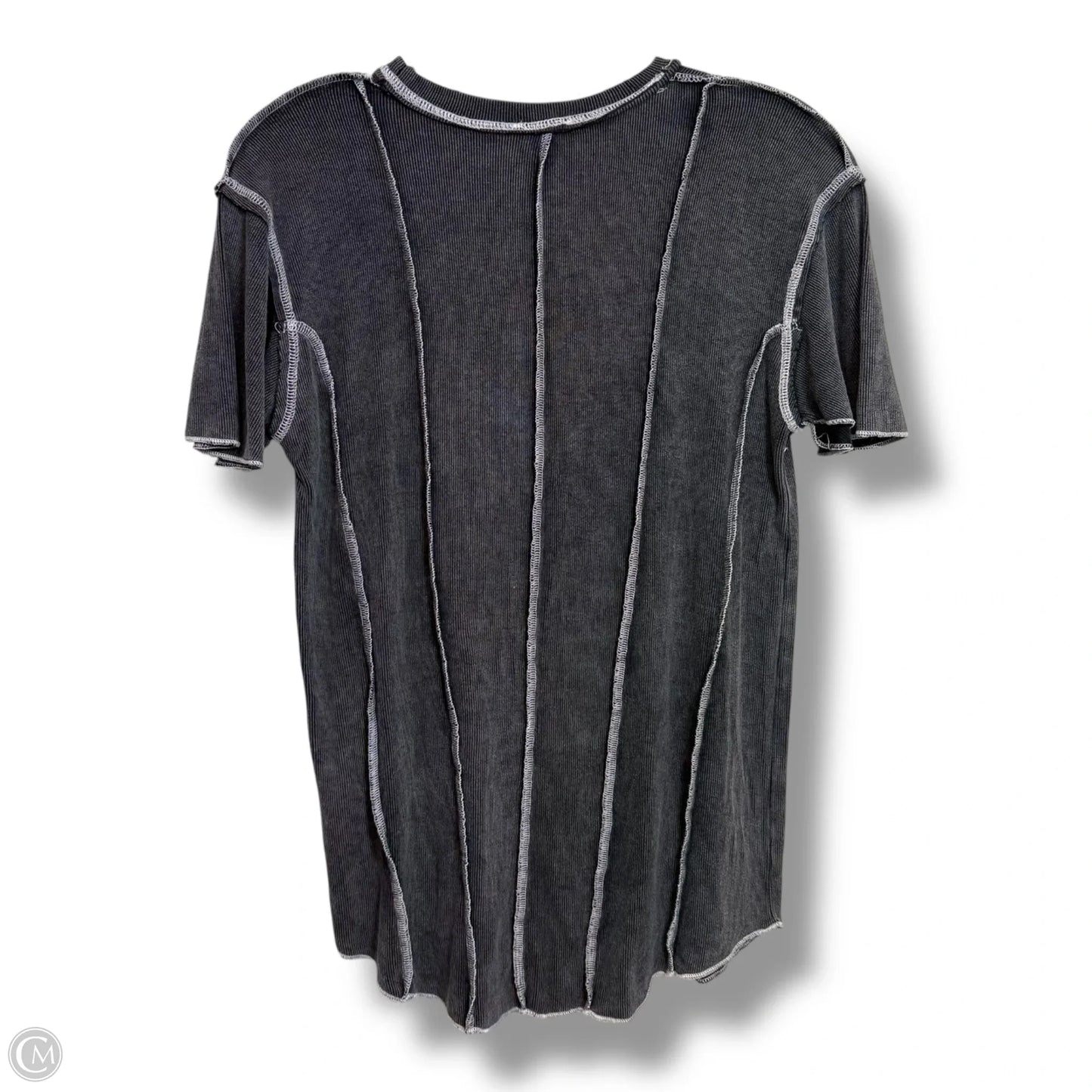 Top Short Sleeve By Pol In Grey, Size: M