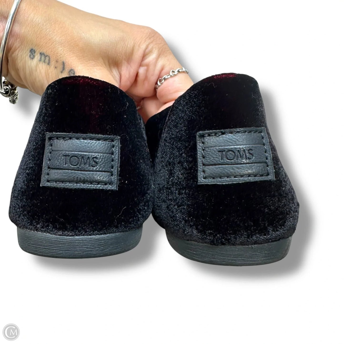 Shoes Flats By Toms In Maroon, Size: 8