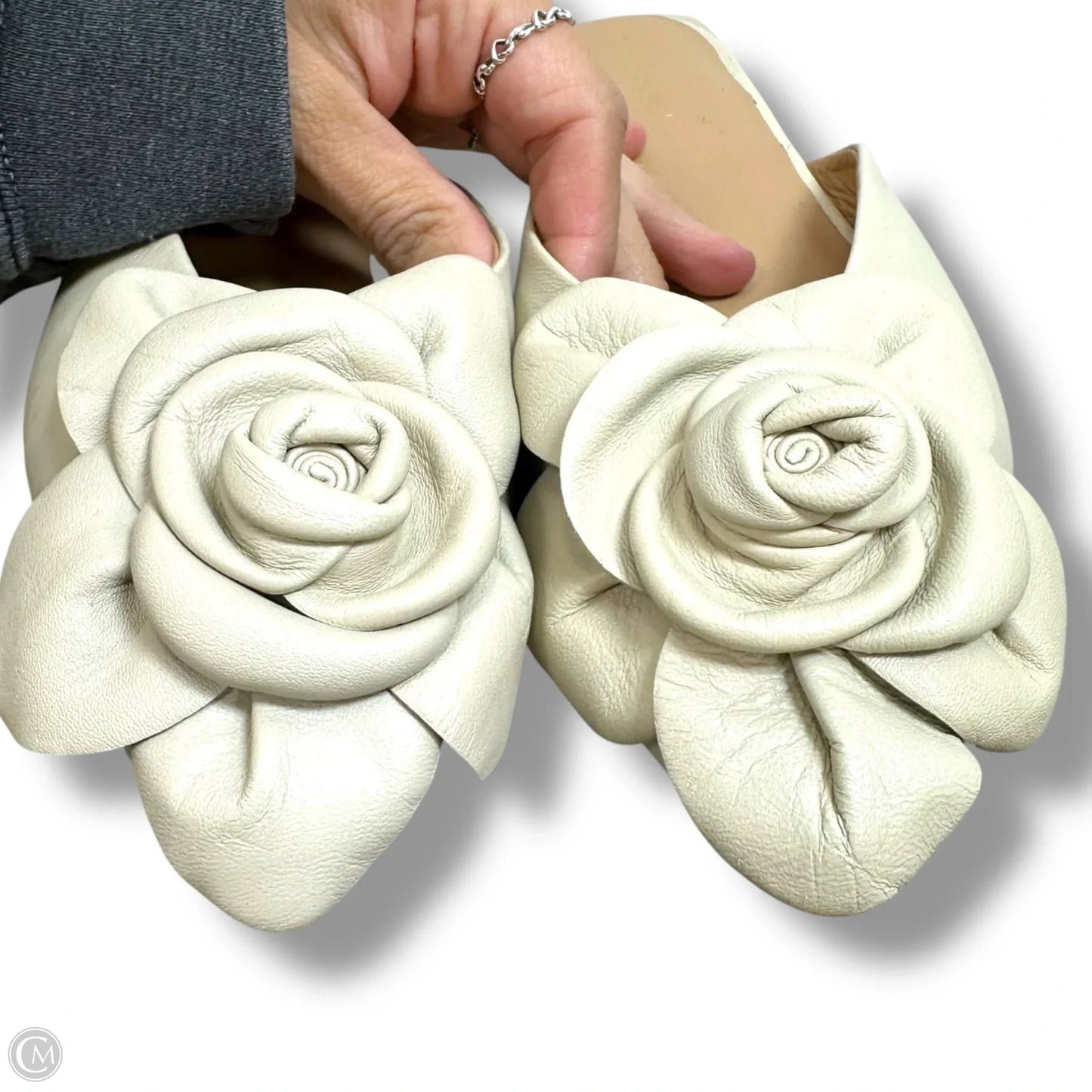 Shoes Flats By Tahari In Beige, Size: 8