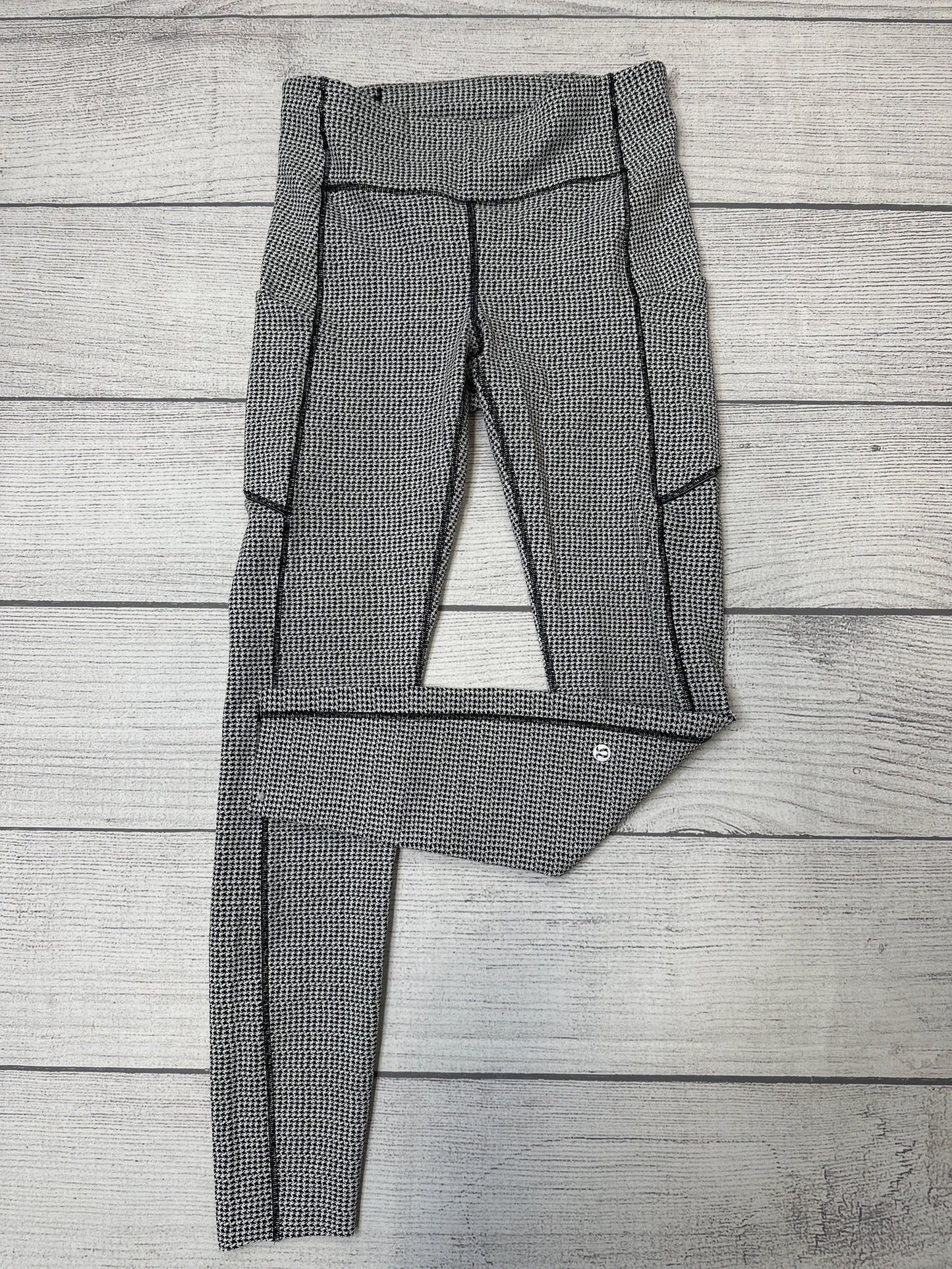 Athletic Leggings By Lululemon Size: 6