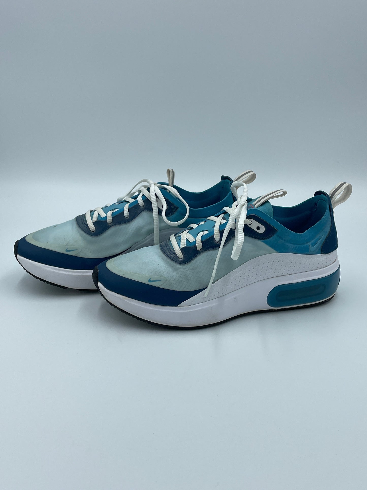 Shoes Athletic By Nike Air Size: 8