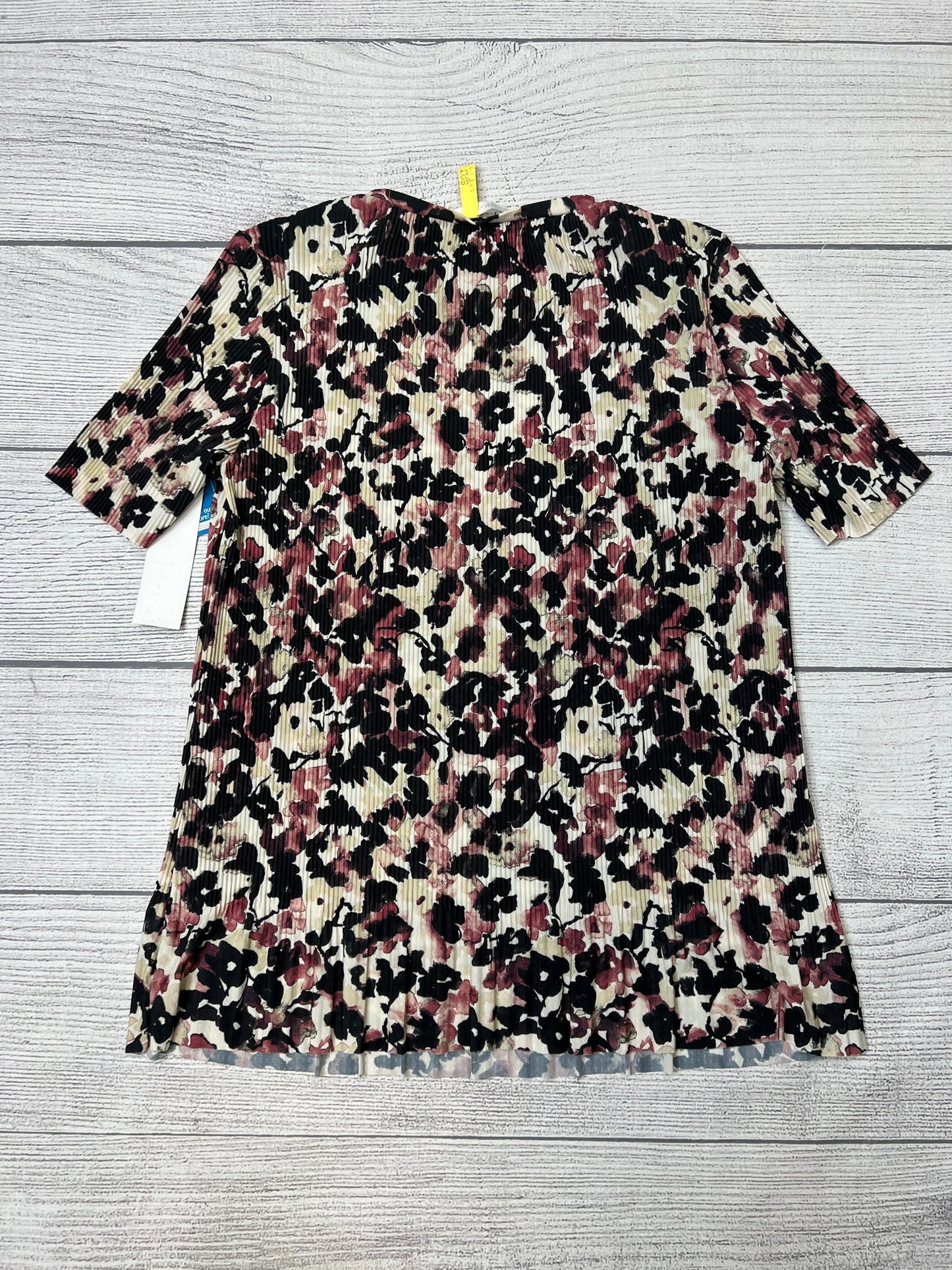 Top Short Sleeve Designer By Hugo Boss Size: L