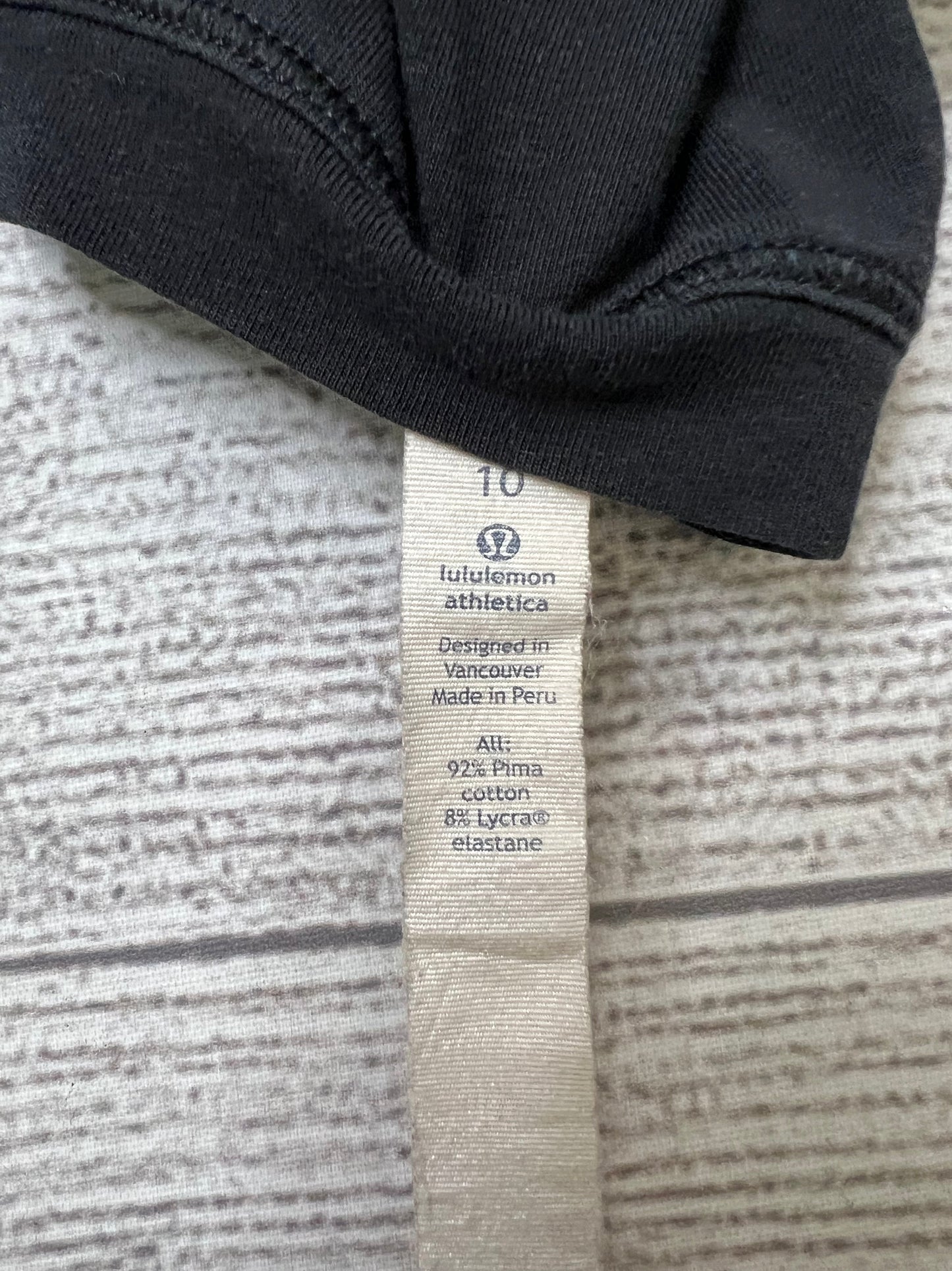 Athletic Tank Top By Lululemon Size: 10