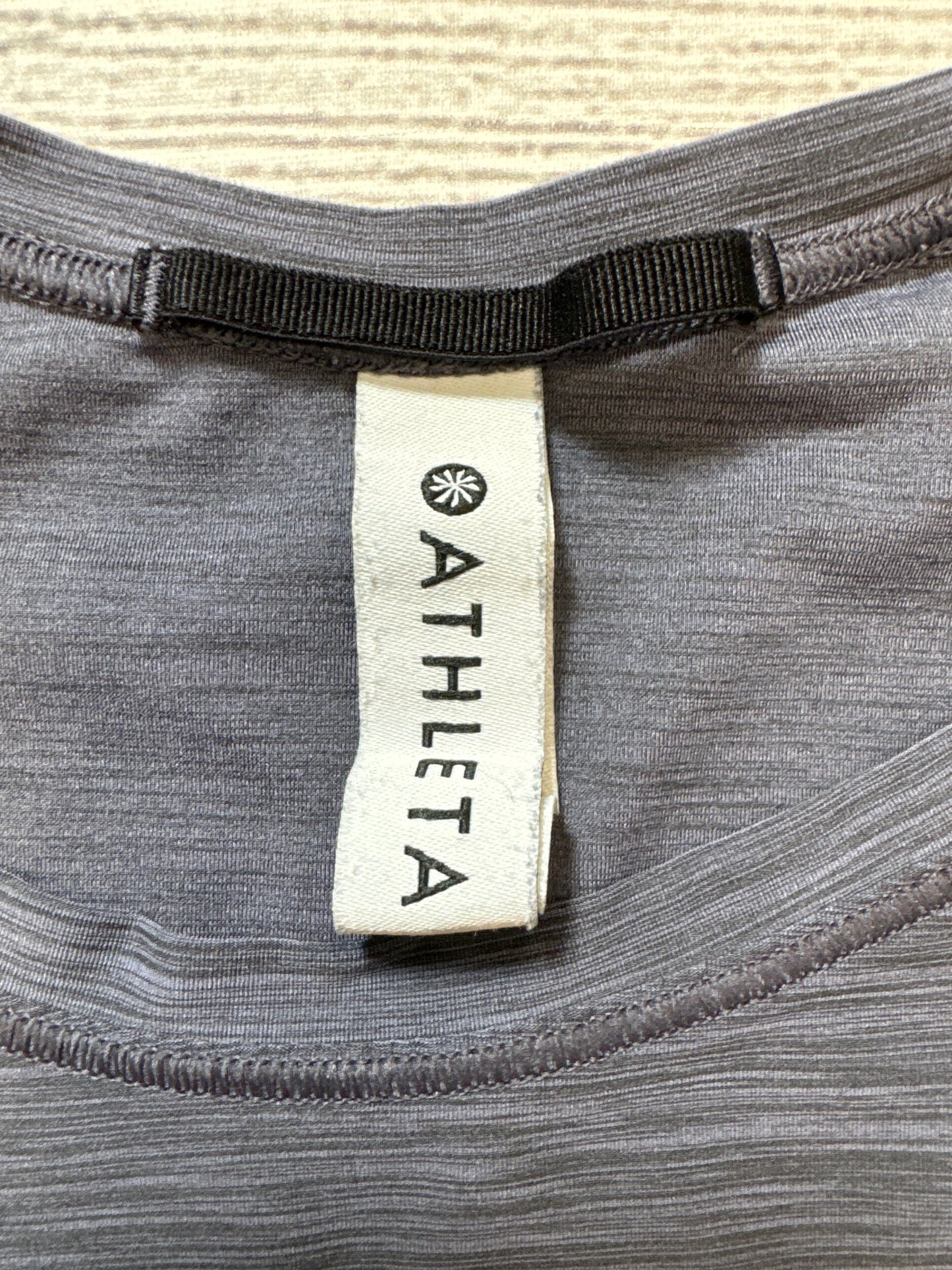 Athletic Top Short Sleeve By Athleta In Grey, Size: 3x