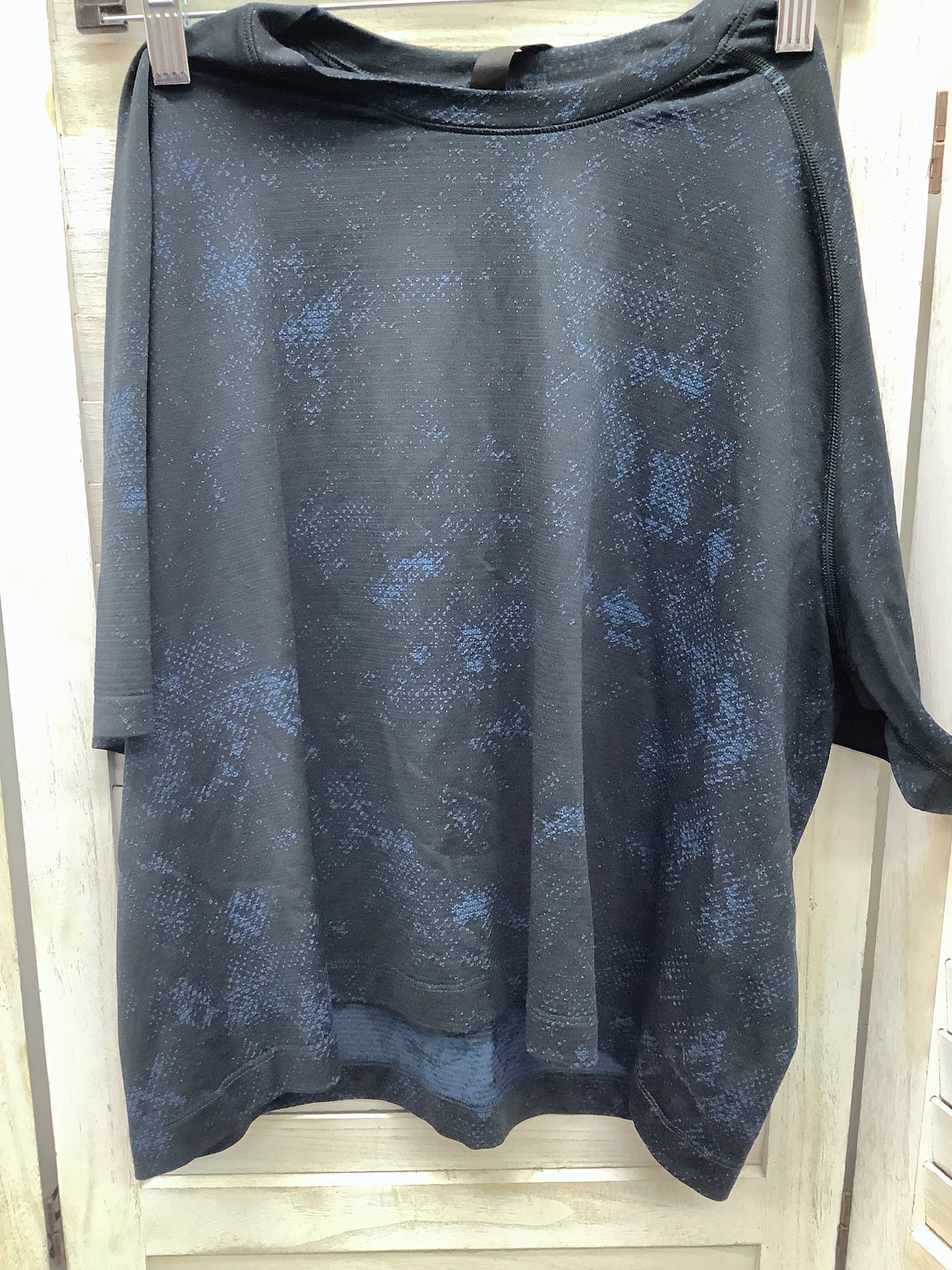 Athletic Top Short Sleeve By Lululemon Size: L