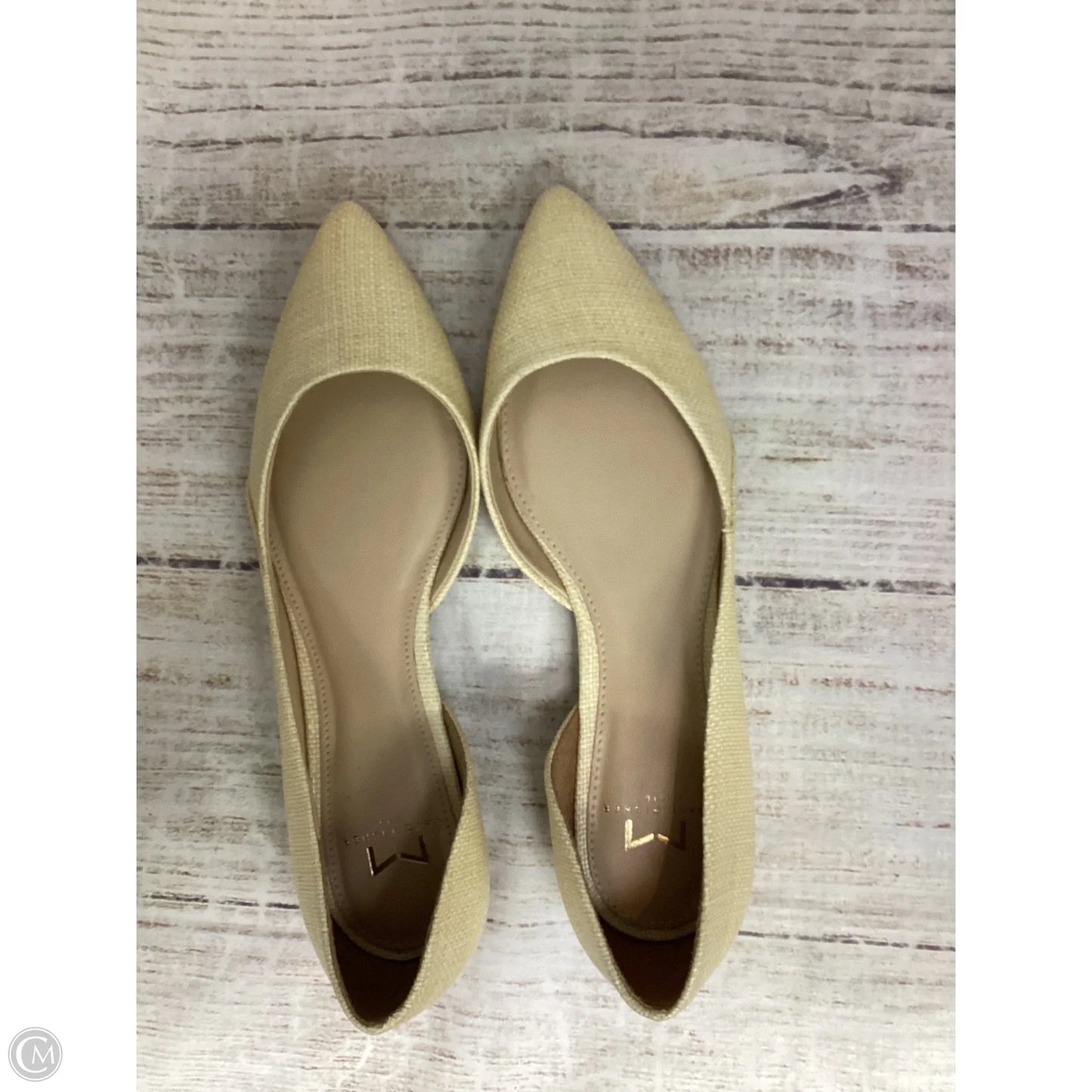 Shoes Flats By Marc Fisher In Tan, Size: 5