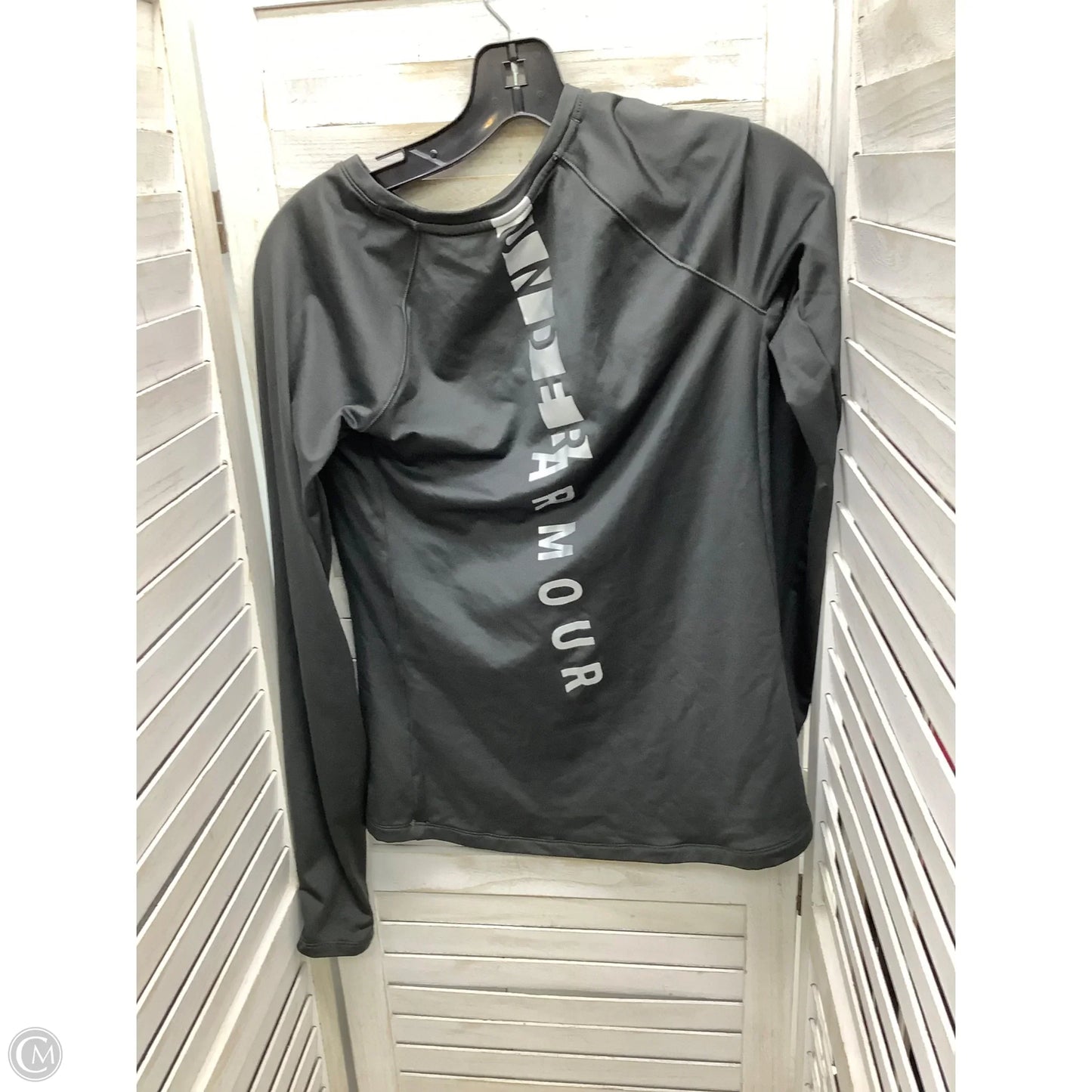 Athletic Top Long Sleeve Collar By Under Armour In Grey, Size: S