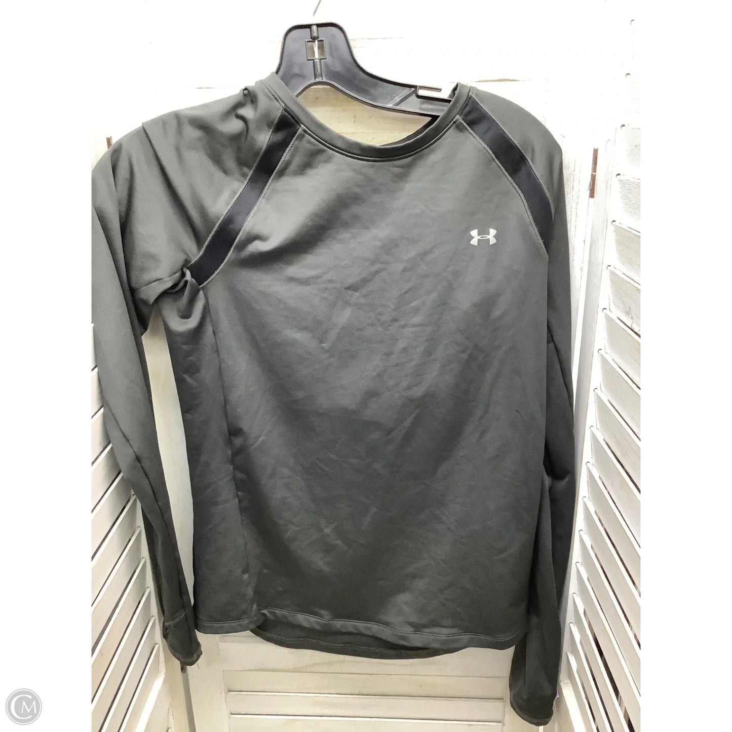 Athletic Top Long Sleeve Collar By Under Armour In Grey, Size: S