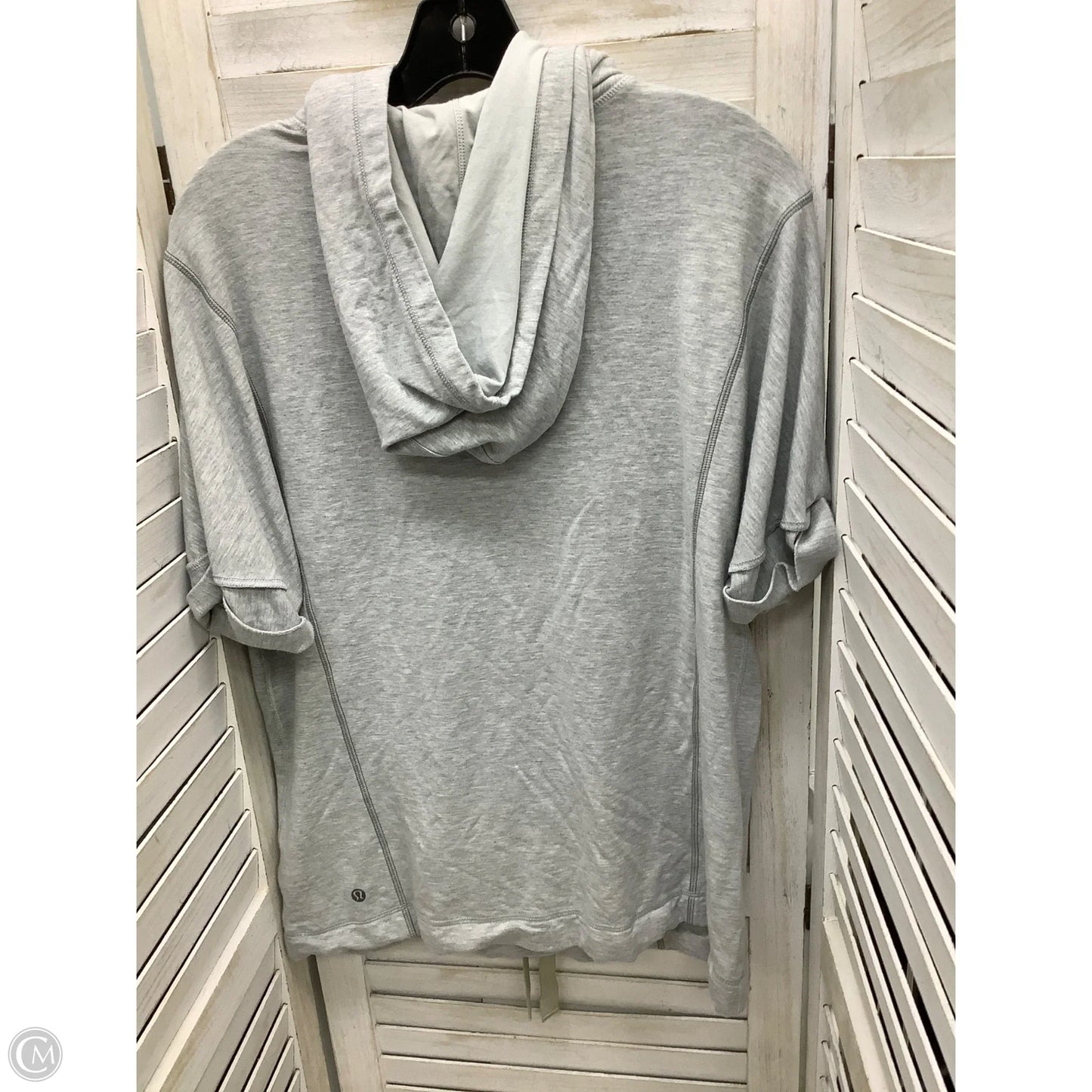 Athletic Top Short Sleeve By Lululemon In Grey, Size: 8
