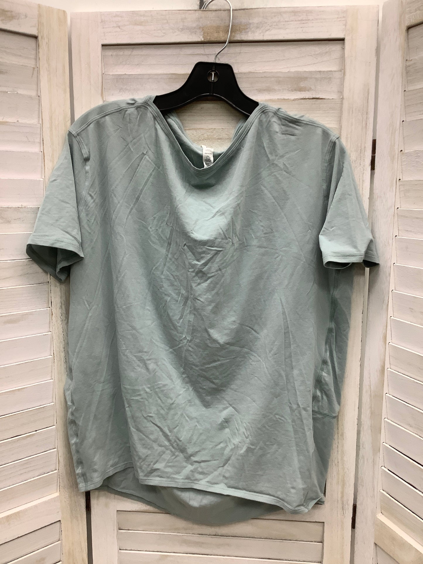 Athletic Top Short Sleeve By Lululemon Size: 6