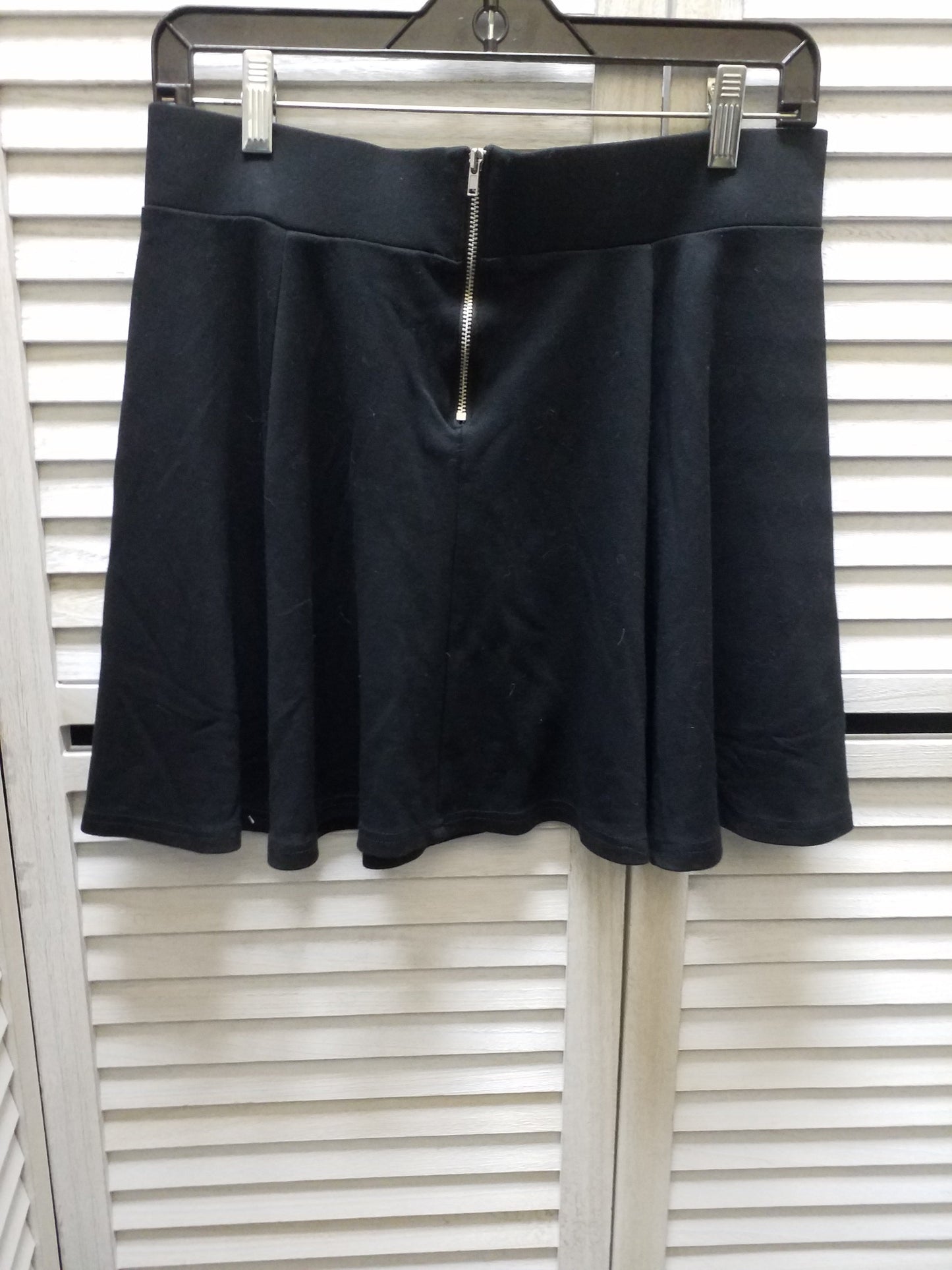 Skirt Mini & Short By Divided Size: M