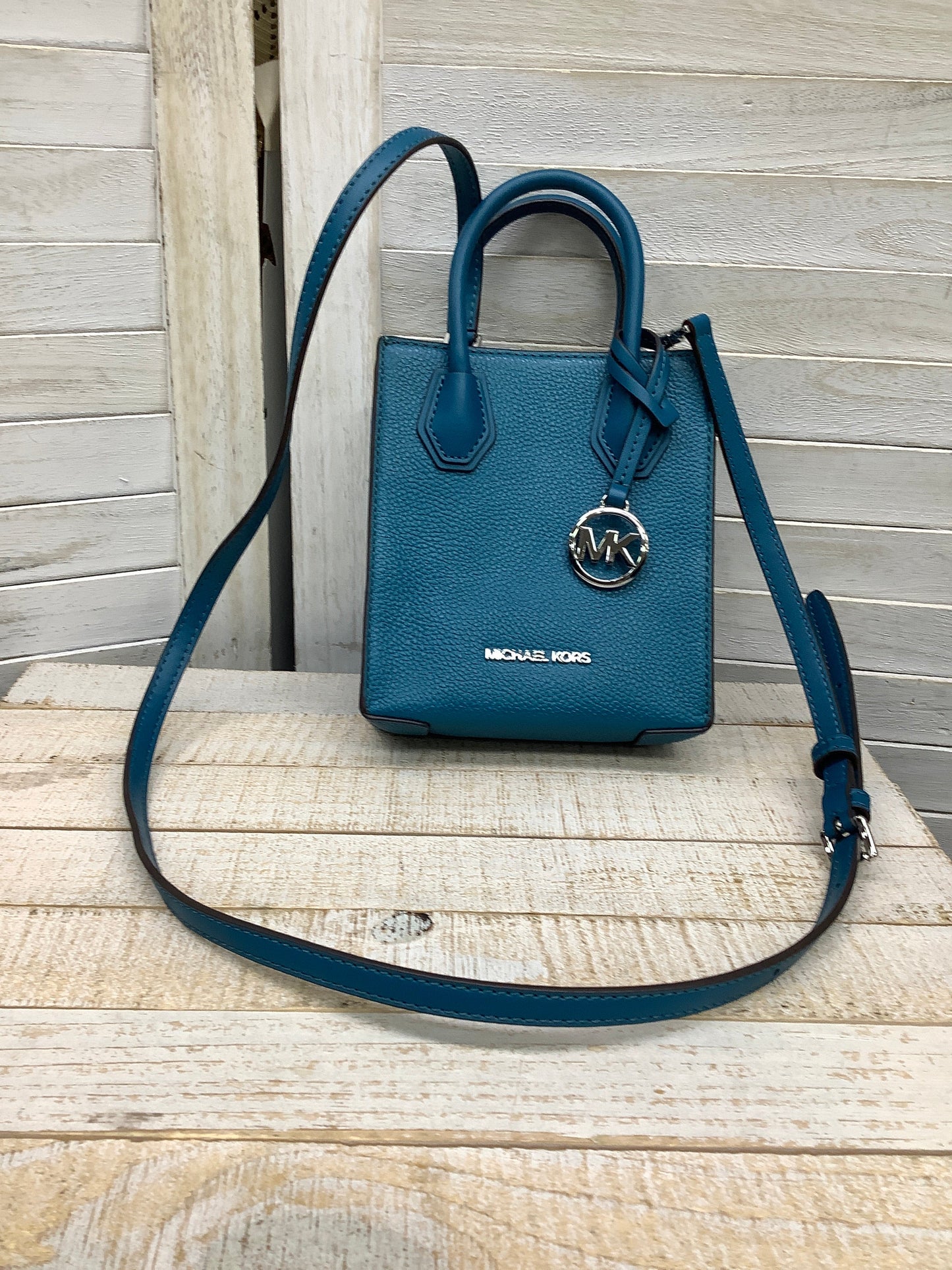 Crossbody Designer By Michael Kors Size: Small