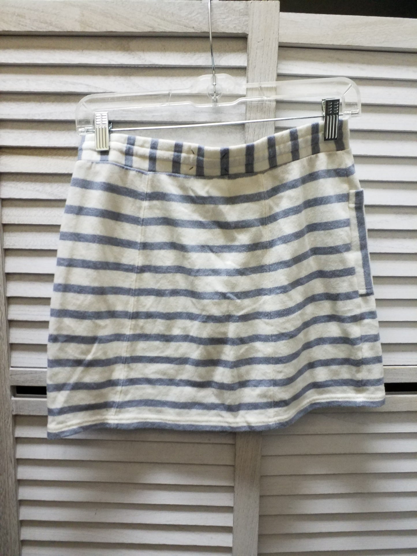 Skirt Mini & Short By Lou And Grey Size: Xs