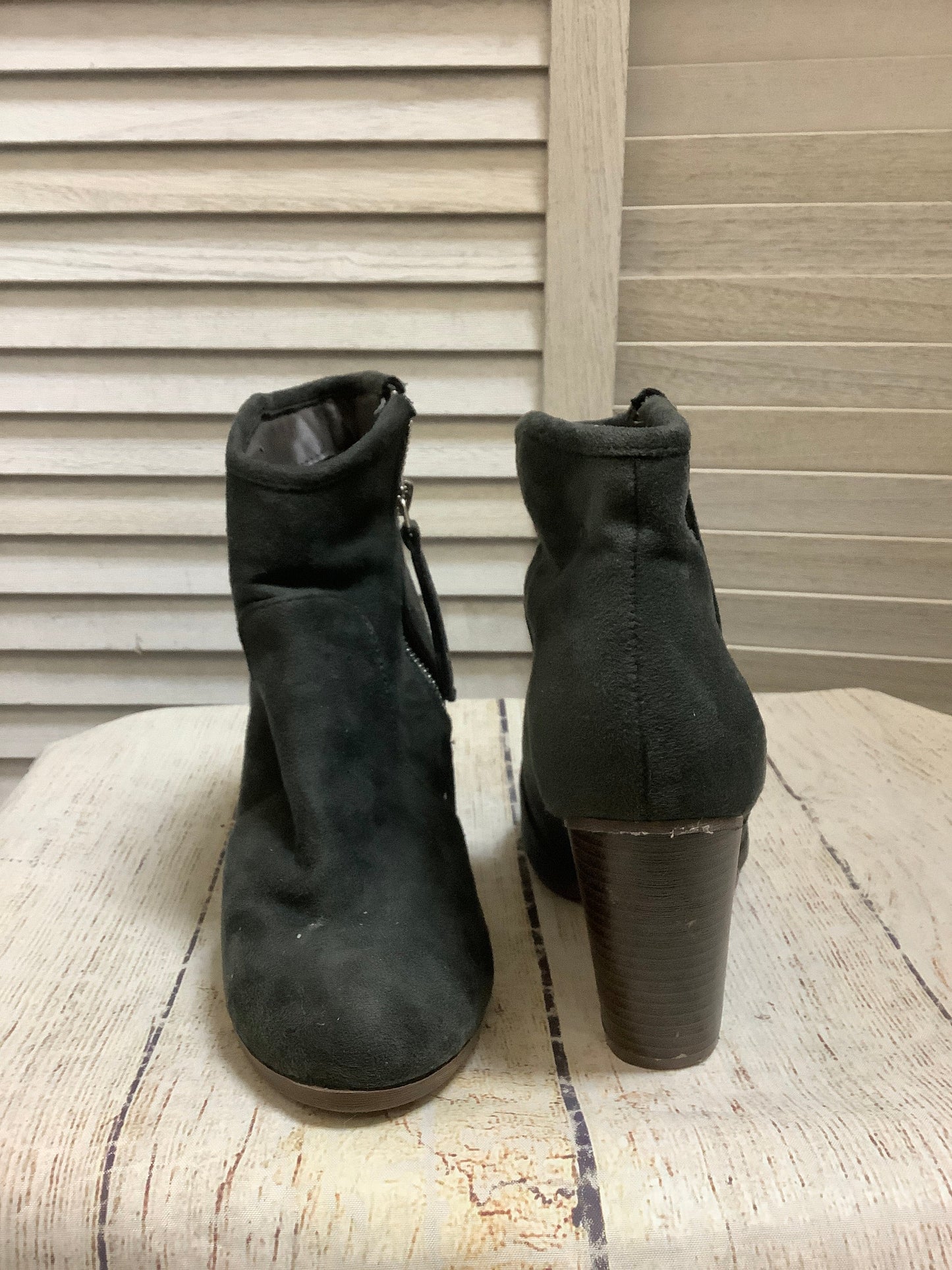 Boots Ankle Heels By Clothes Mentor Size: 6